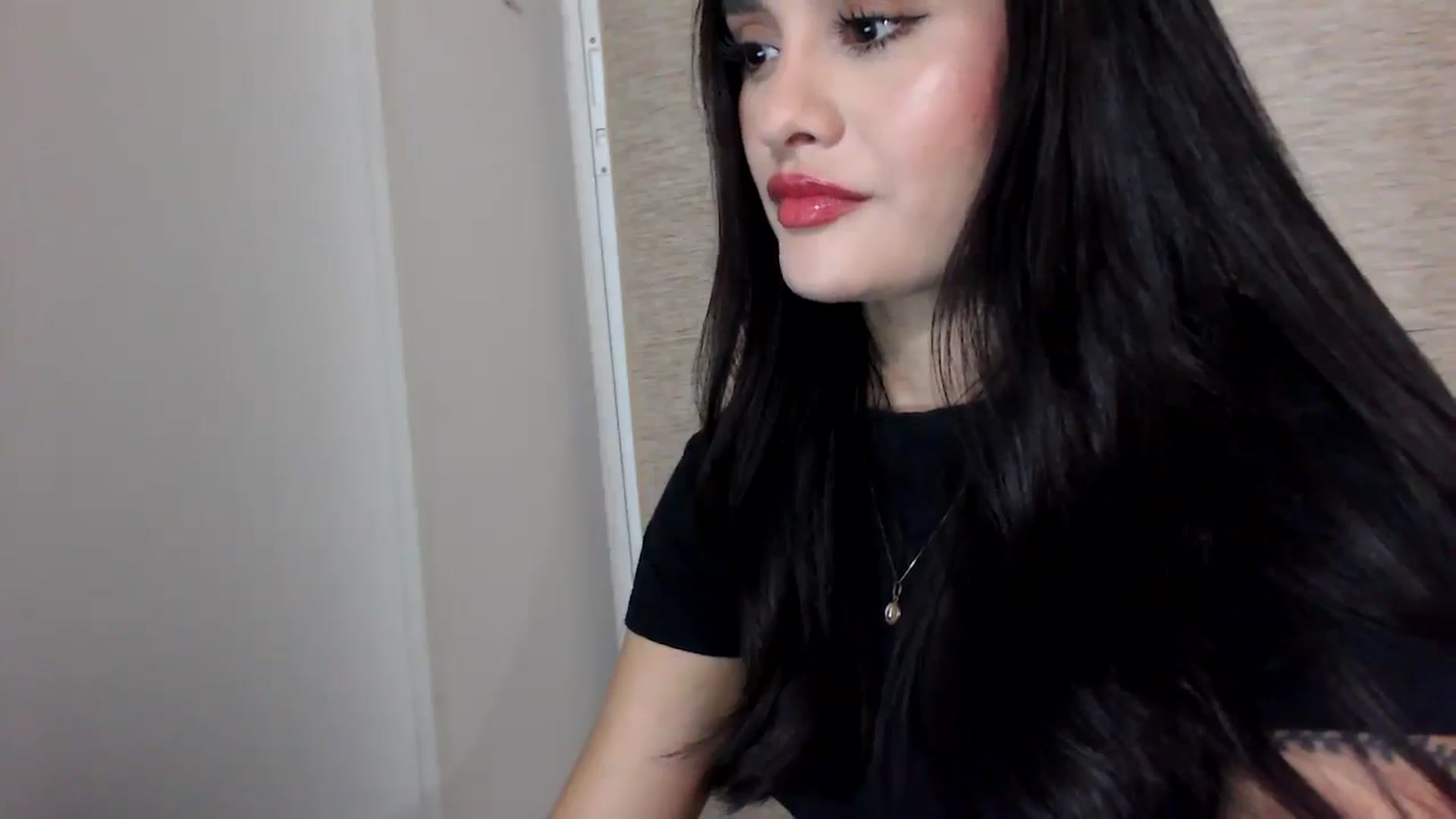 Gallery image thumbnail from lanawinters1's myfreecams stream on, 12/23/2025, 09:49 image 18 of 20