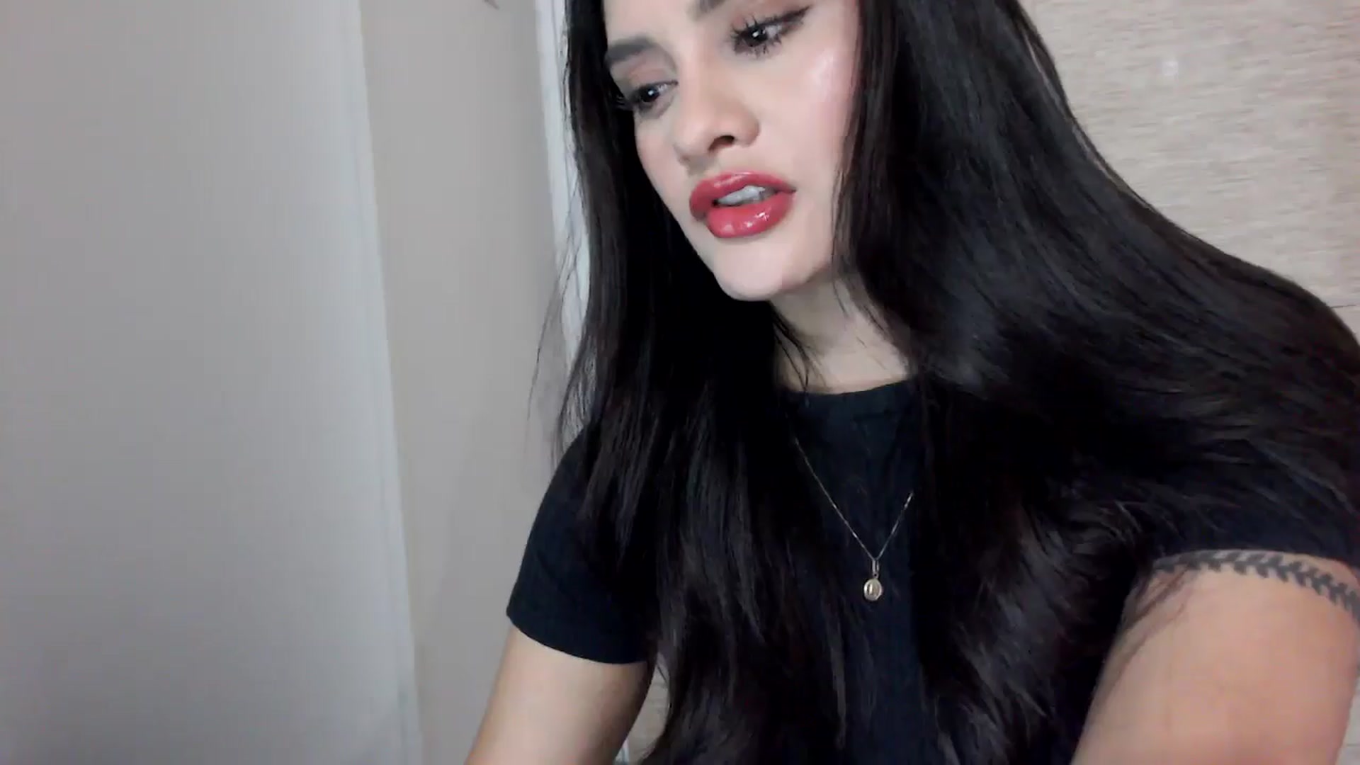 Gallery image thumbnail from lanawinters1's myfreecams stream on, 12/23/2025, 09:49 image 10 of 20