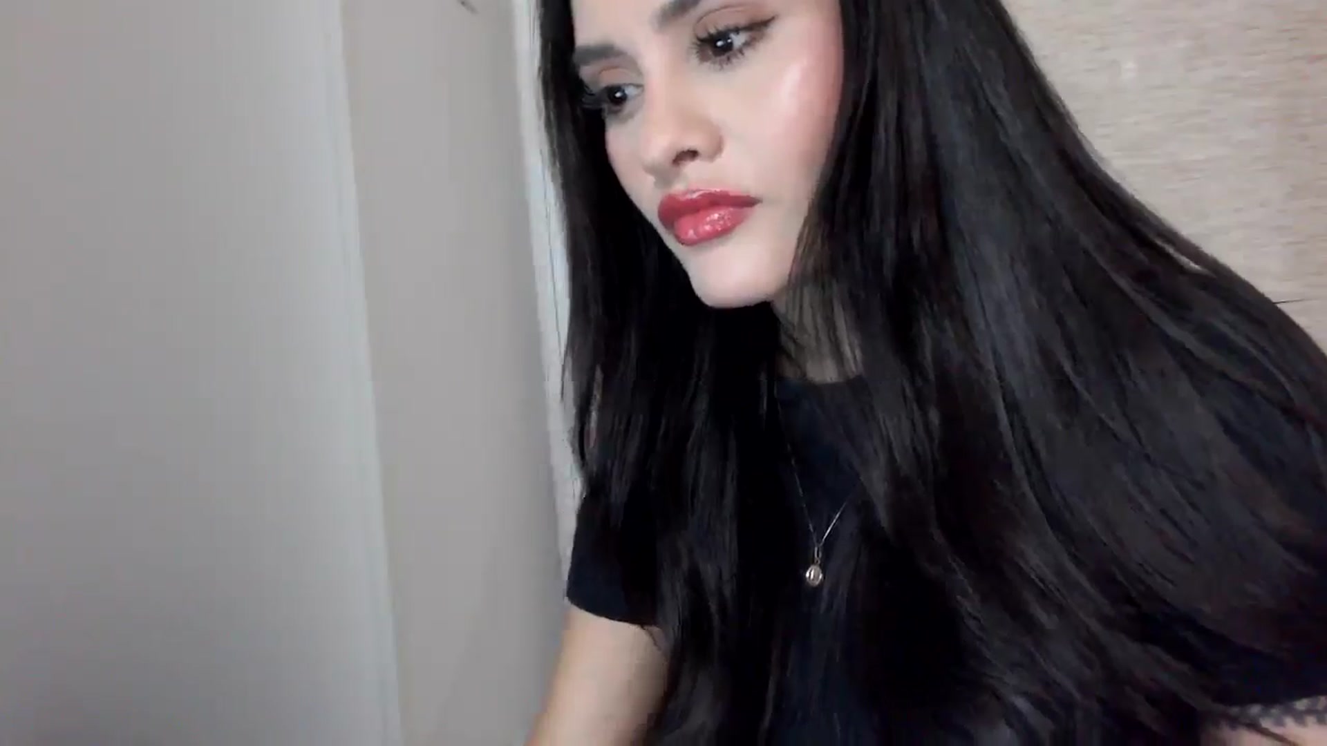 Gallery image thumbnail from lanawinters1's myfreecams stream on, 12/23/2025, 09:49 image 19 of 20