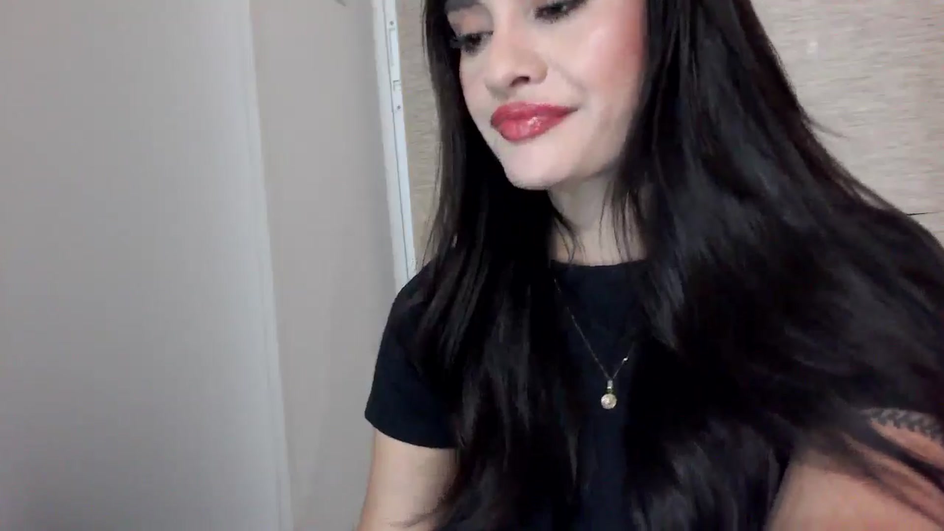 Gallery image thumbnail from lanawinters1's myfreecams stream on, 12/23/2025, 09:49 image 12 of 20