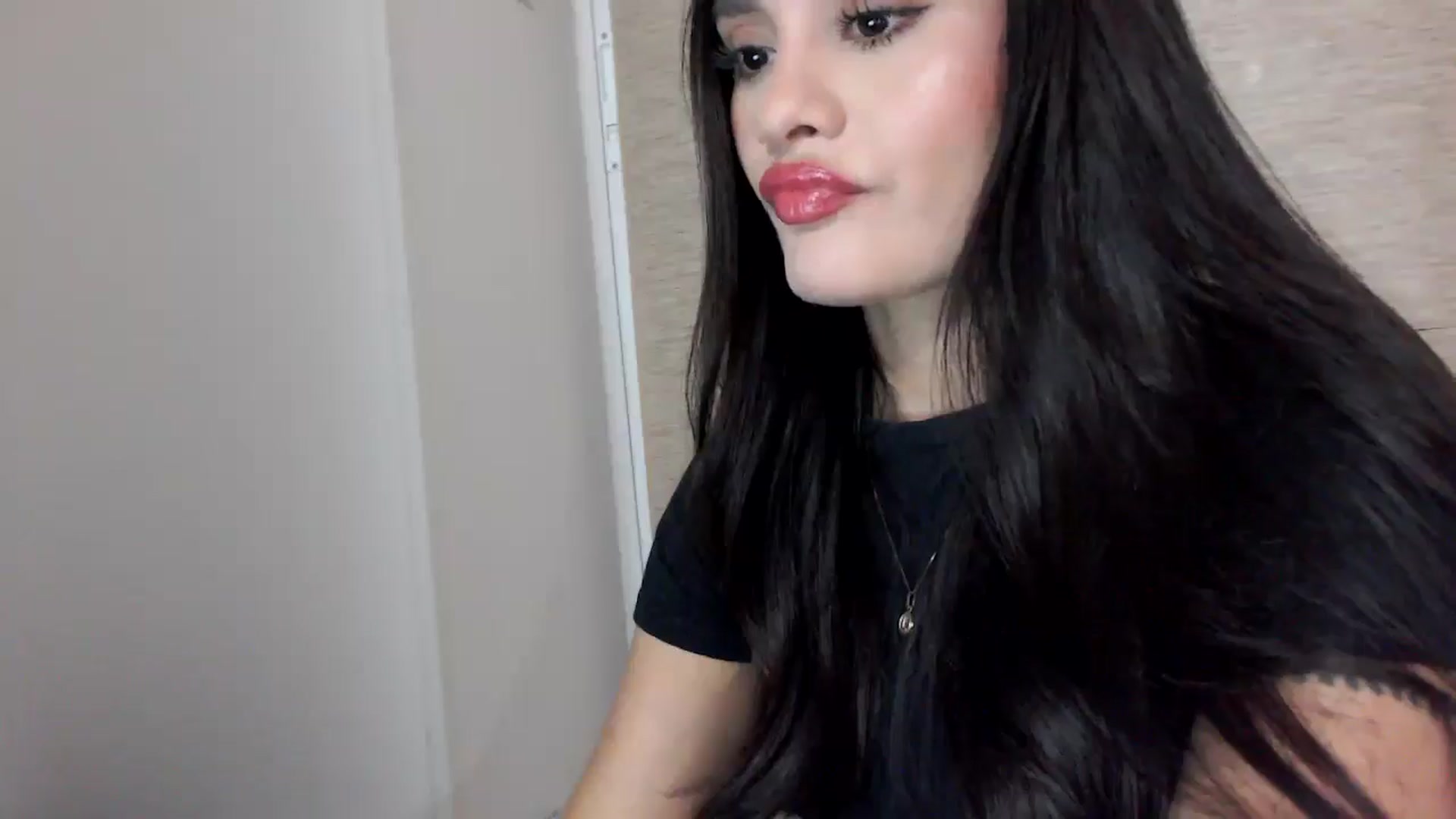 Gallery image thumbnail from lanawinters1's myfreecams stream on, 12/23/2025, 09:49 image 16 of 20