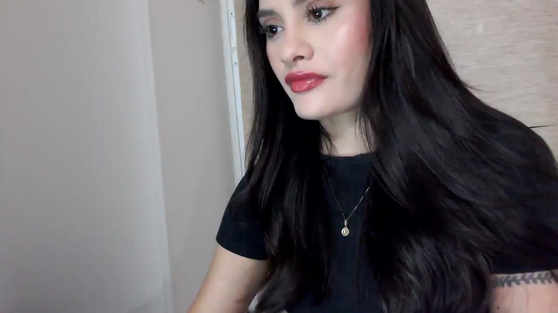 Gallery image thumbnail from lanawinters1's myfreecams stream on, 12/23/2025, 09:49 image 14 of 20