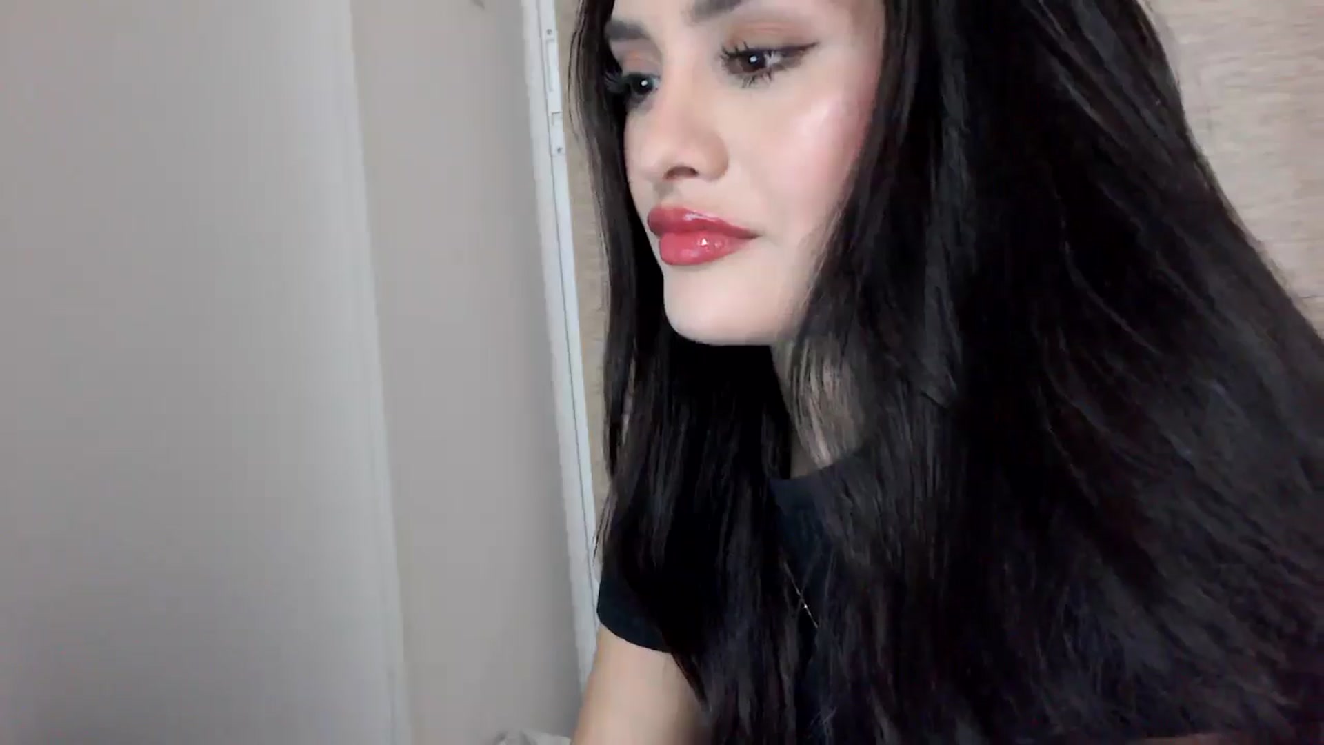 Gallery image thumbnail from lanawinters1's myfreecams stream on, 12/23/2025, 09:49 image 6 of 20
