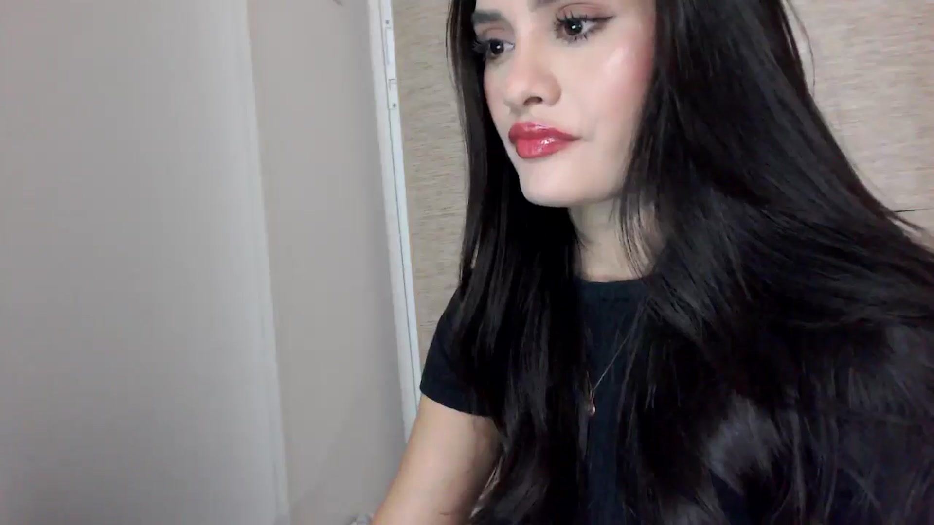 Gallery image thumbnail from lanawinters1's myfreecams stream on, 12/23/2025, 09:49 image 4 of 20
