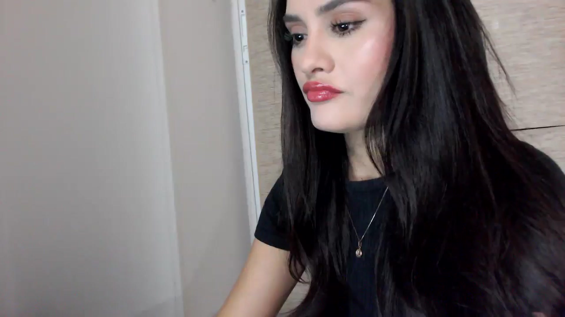 Gallery image thumbnail from lanawinters1's myfreecams stream on, 12/23/2025, 09:49 image 1 of 20