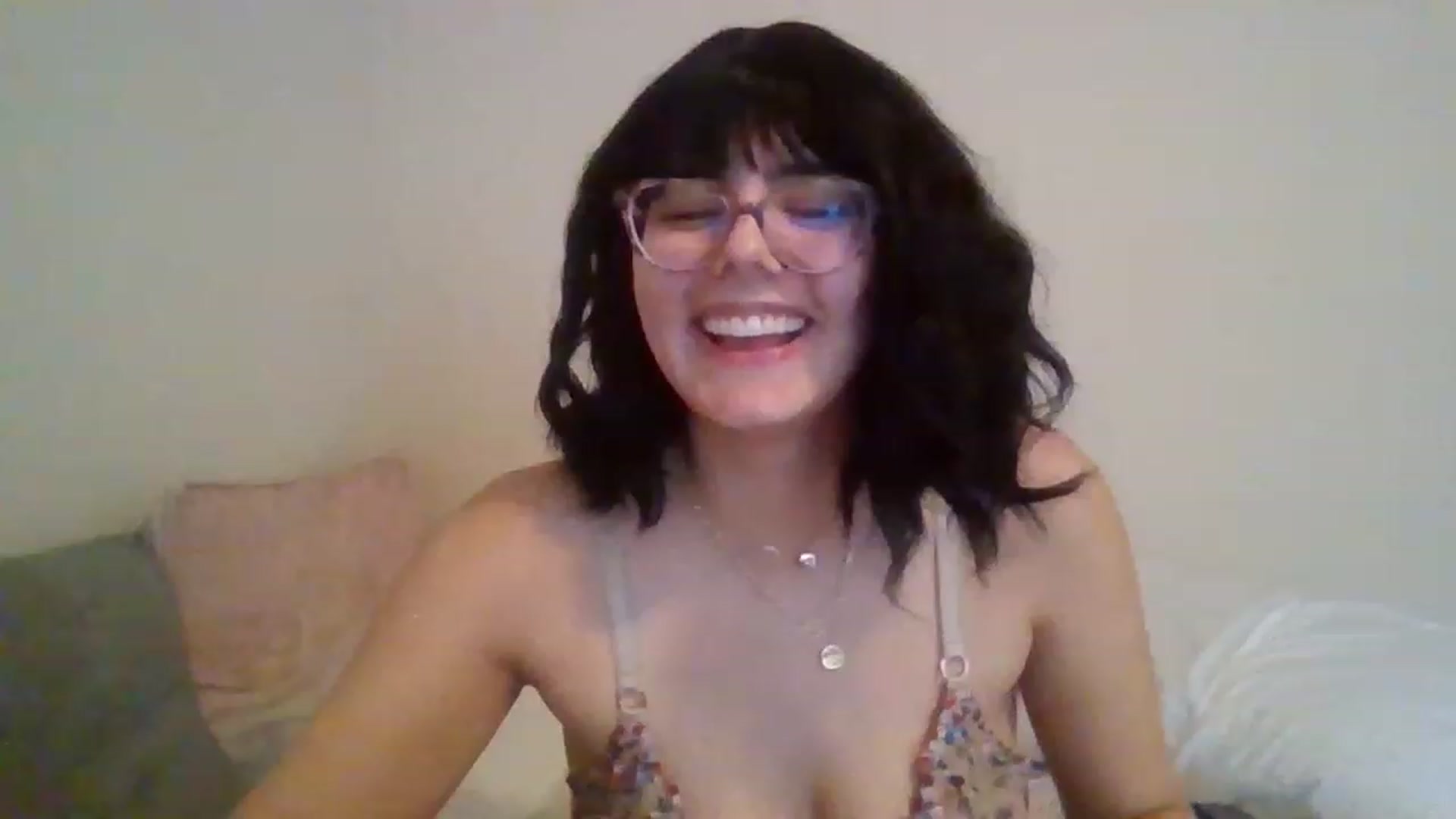 Gallery image thumbnail from laneyangelxx's myfreecams stream on, 01/06/2023, 18:02 image 18 of 20