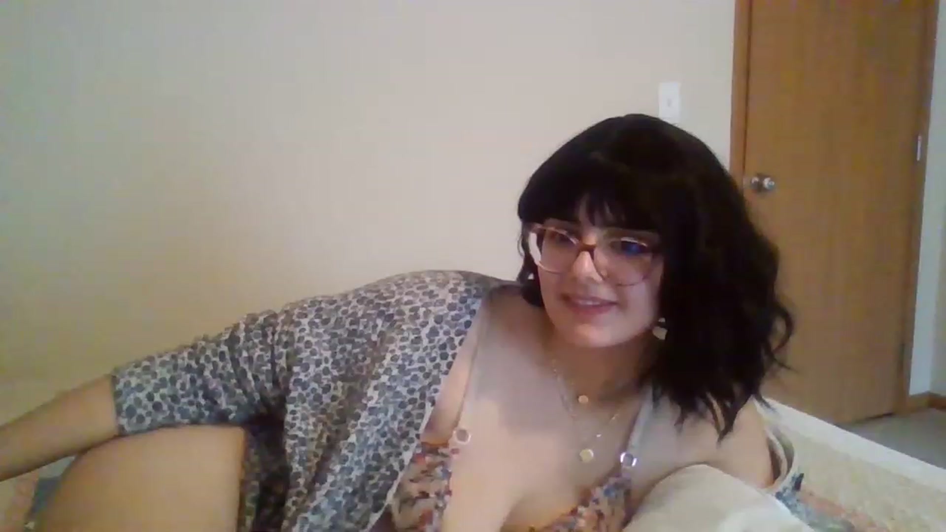 Gallery image thumbnail from laneyangelxx's myfreecams stream on, 01/06/2023, 18:51 image 18 of 20