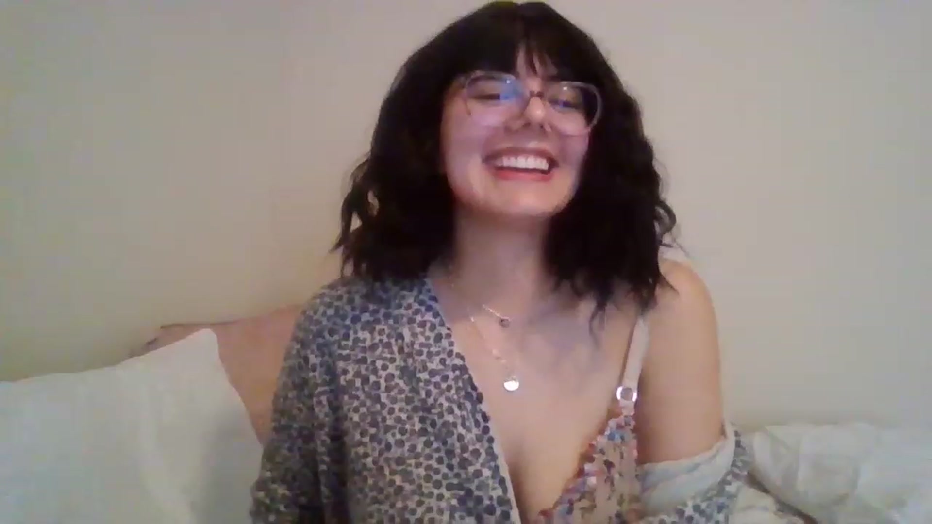 Gallery image thumbnail from laneyangelxx's myfreecams stream on, 01/06/2023, 18:51 image 10 of 20