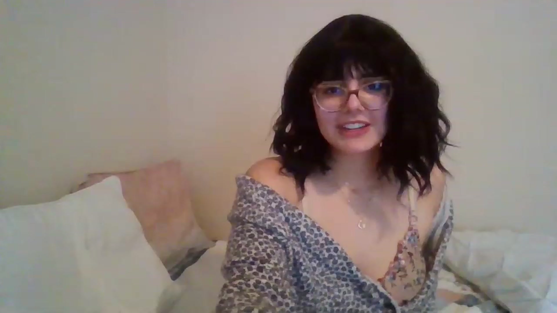 Gallery image thumbnail from laneyangelxx's myfreecams stream on, 01/06/2023, 18:51 image 7 of 20