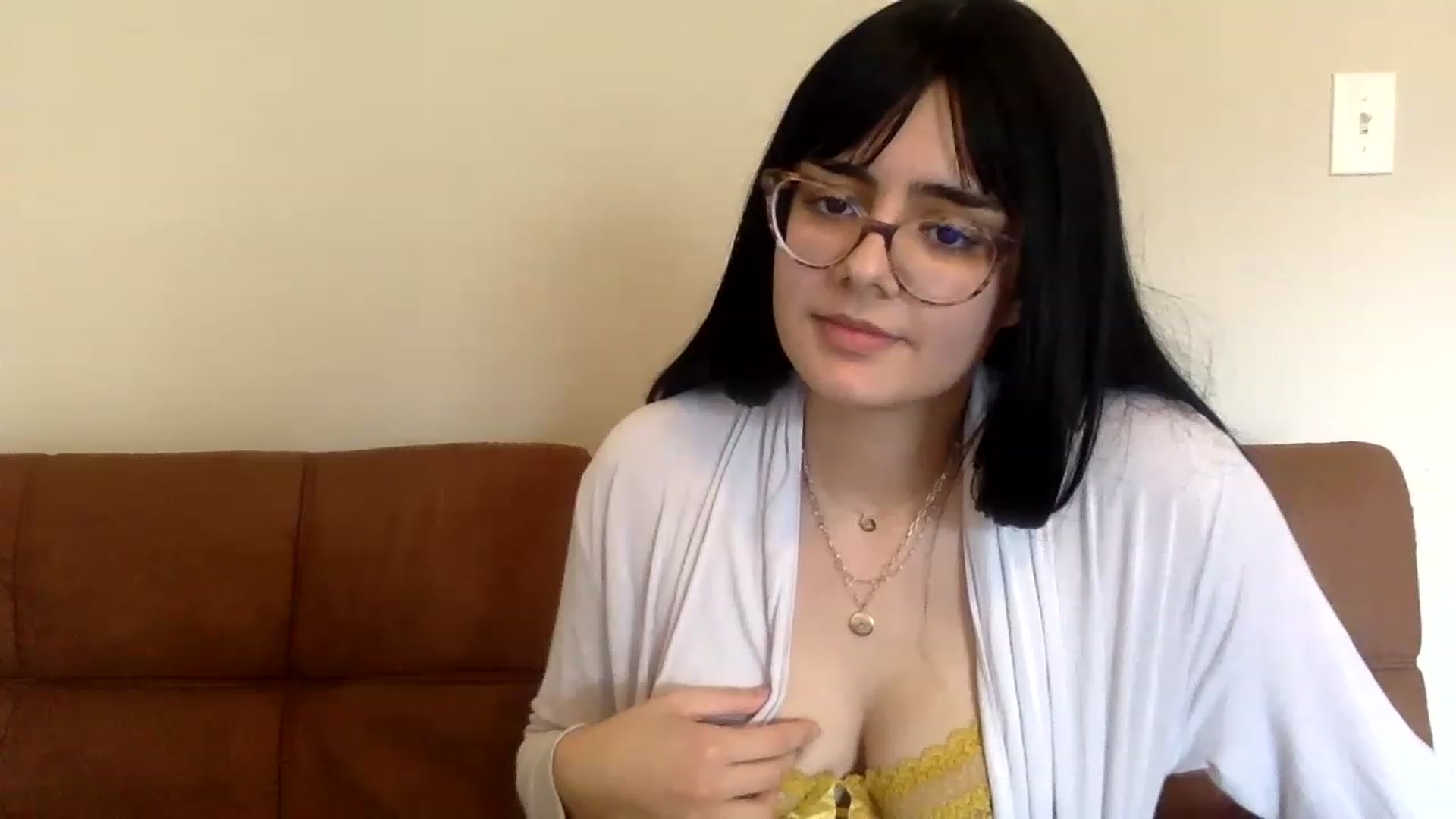 Gallery image thumbnail from laneyangelxx's myfreecams stream on, 01/16/2023, 16:26 image 11 of 20