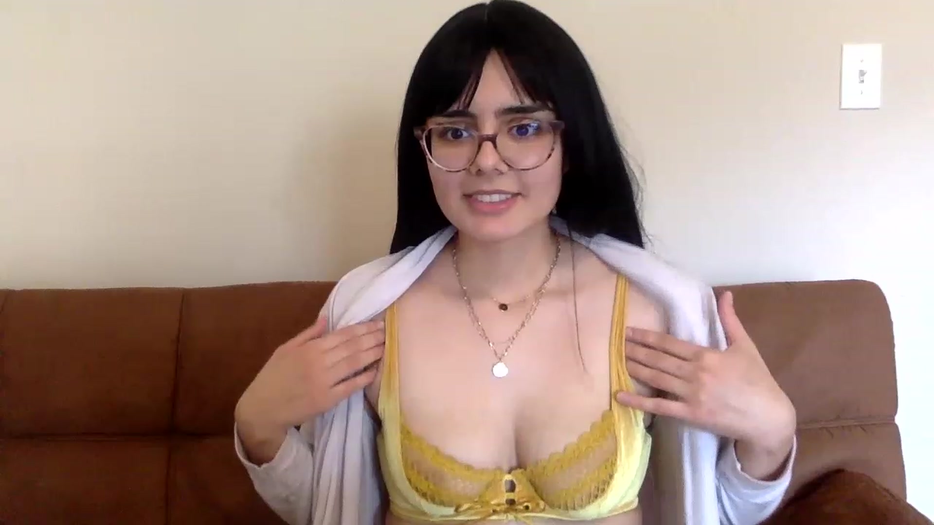 Gallery image thumbnail from laneyangelxx's myfreecams stream on, 01/16/2023, 16:26 image 10 of 20