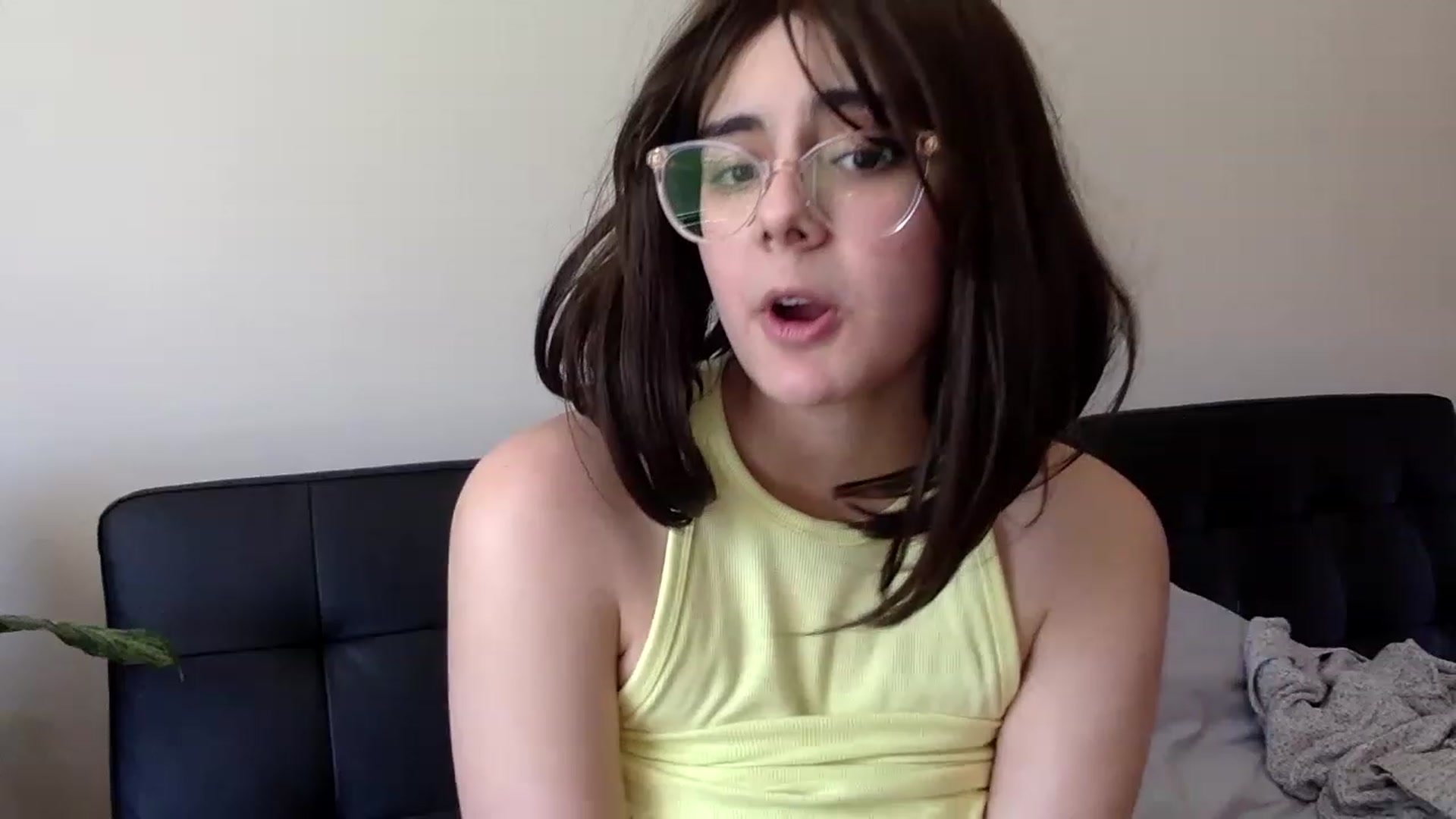 Gallery image thumbnail from laneyangelxx's myfreecams stream on, 03/01/2023, 17:46 image 17 of 20