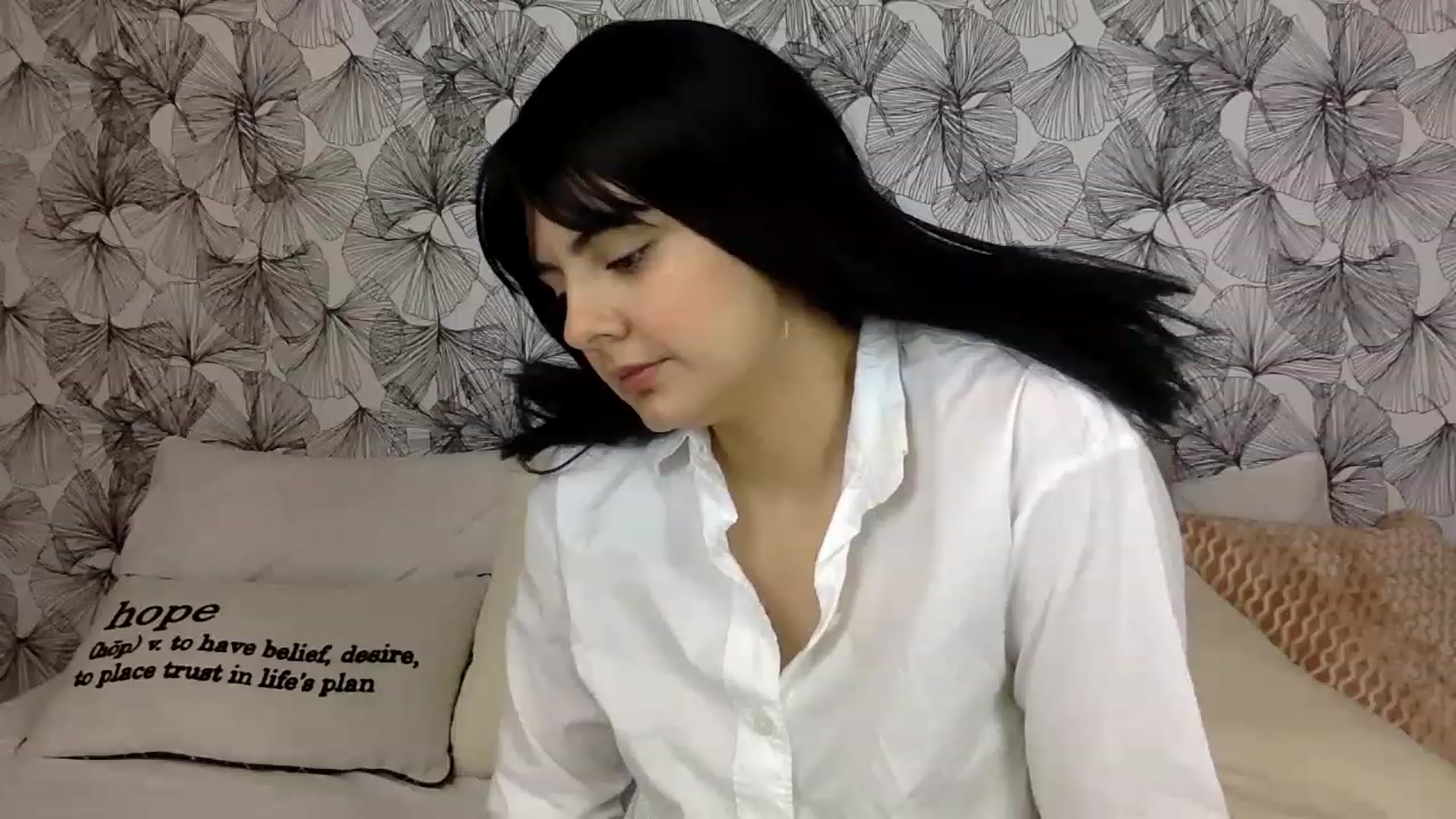 Gallery image thumbnail from laneyangelxx's myfreecams stream on, 03/06/2023, 15:52 image 2 of 20