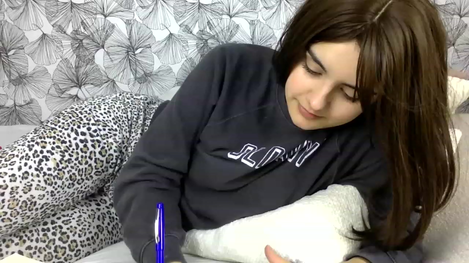 Gallery image thumbnail from laneyangelxx's myfreecams stream on, 03/06/2023, 19:20 image 9 of 20