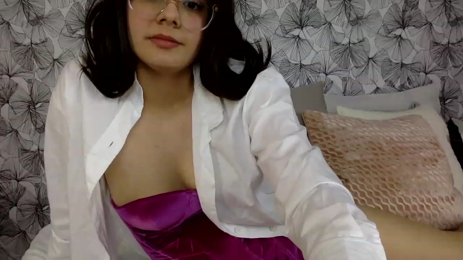 Gallery image thumbnail from laneyangelxx's myfreecams stream on, 03/07/2023, 19:09 image 6 of 20