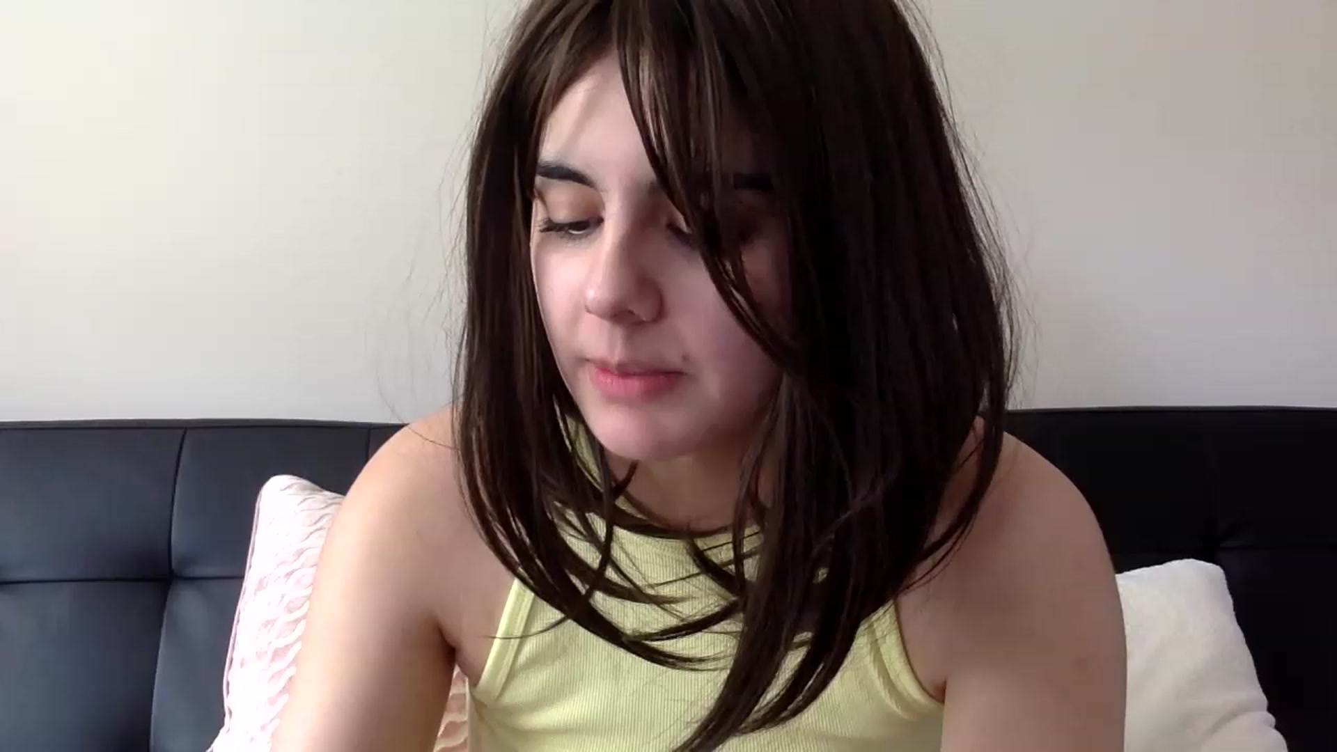 Gallery image thumbnail from laneyangelxx's myfreecams stream on, 03/08/2023, 17:15 image 1 of 20