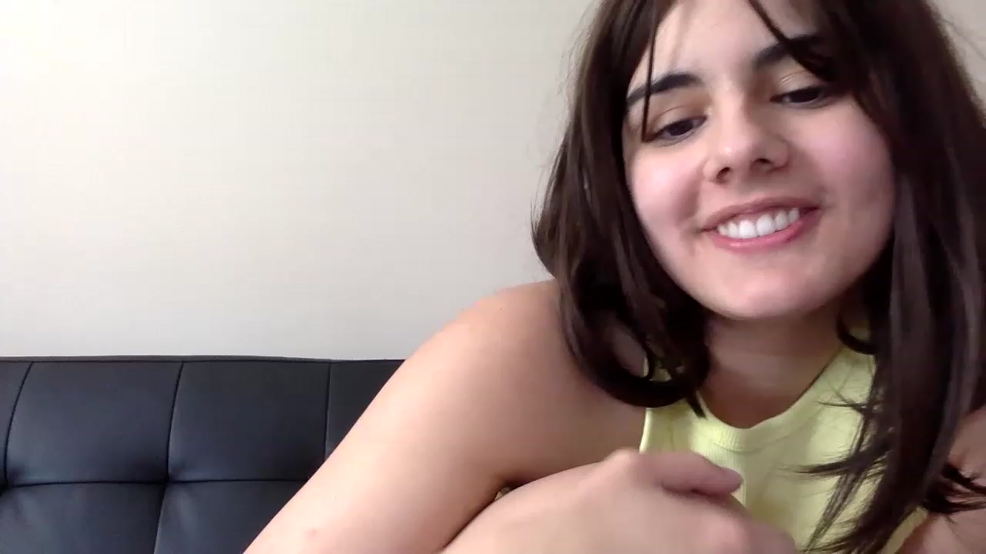 Gallery image thumbnail from laneyangelxx's myfreecams stream on, 03/08/2023, 17:15 image 11 of 20