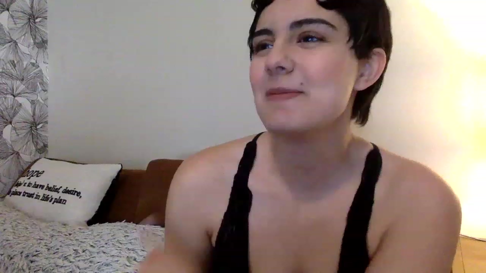 Gallery image thumbnail from laneyangelxx's myfreecams stream on, 03/09/2023, 15:58 image 12 of 20