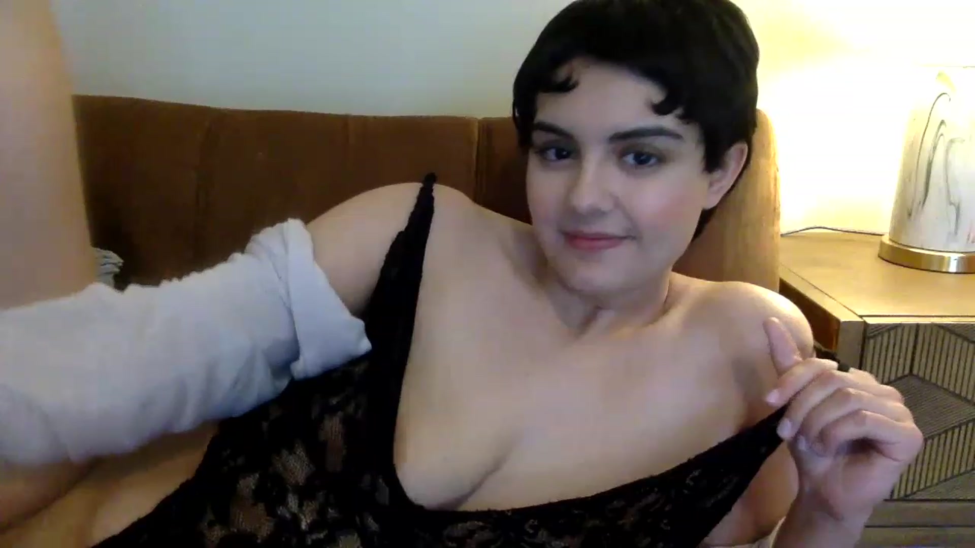 Gallery image thumbnail from laneyangelxx's myfreecams stream on, 03/09/2023, 16:44 image 12 of 20