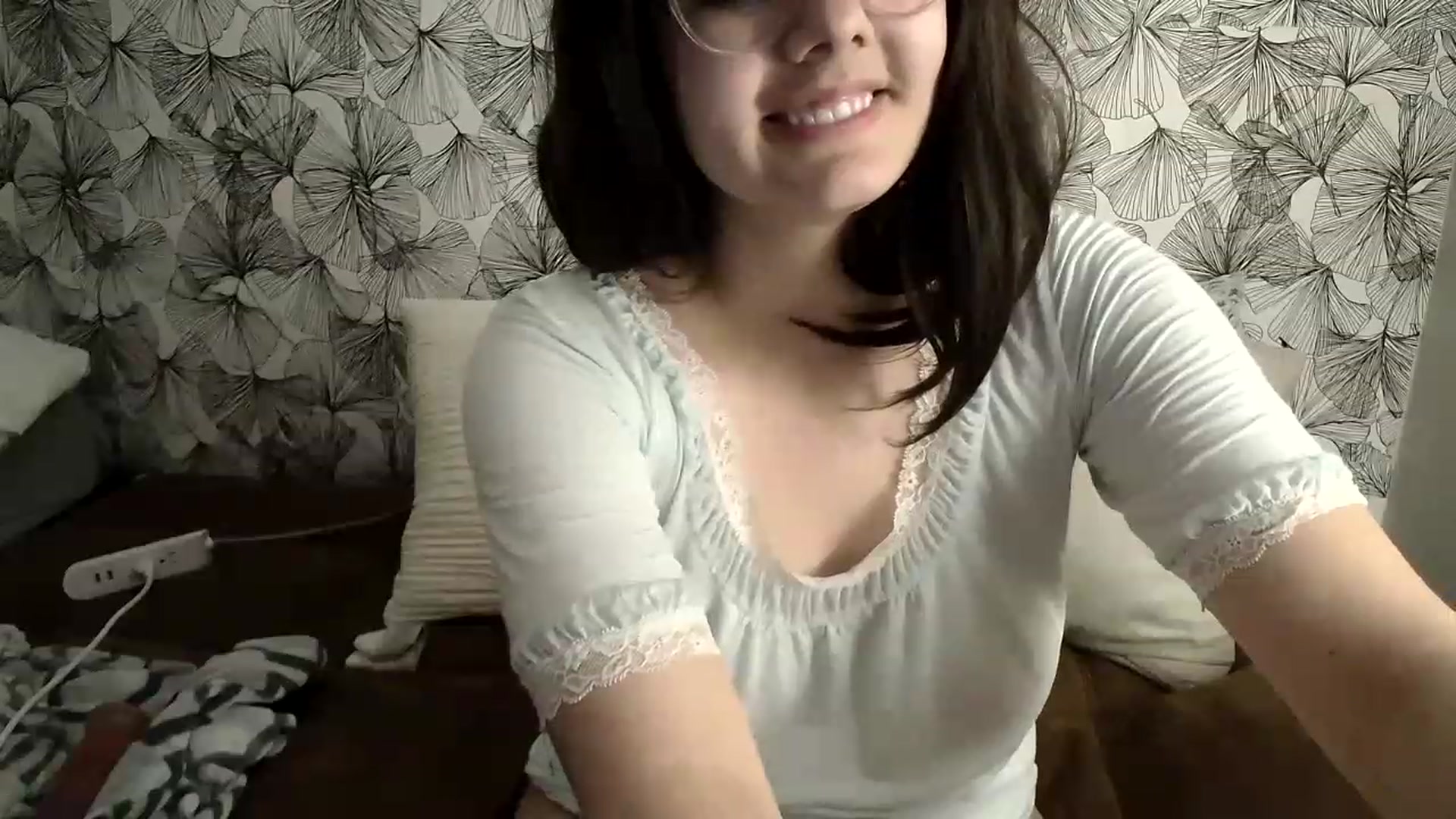 Gallery image thumbnail from laneyangelxx's myfreecams stream on, 05/15/2023, 02:07 image 2 of 20