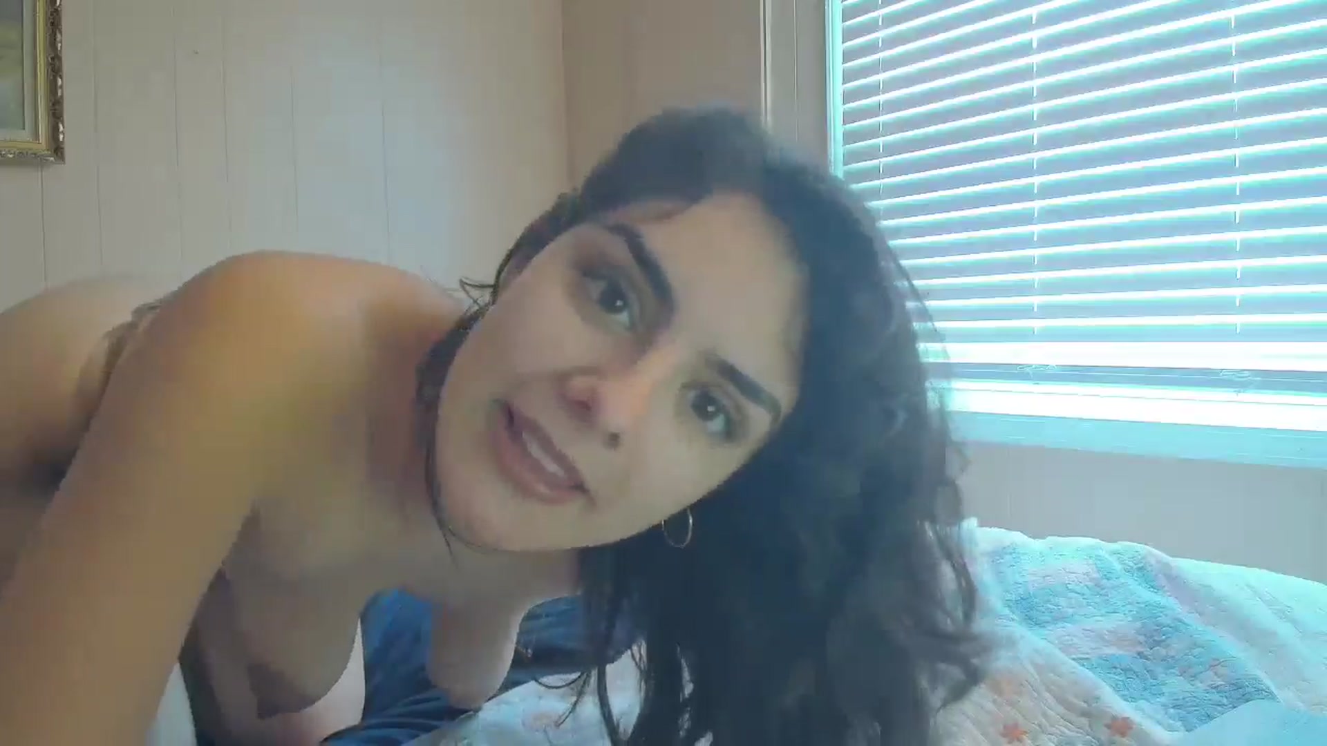 Gallery image thumbnail from laneyangelxx's myfreecams stream on, 12/27/2025, 16:19 image 12 of 20