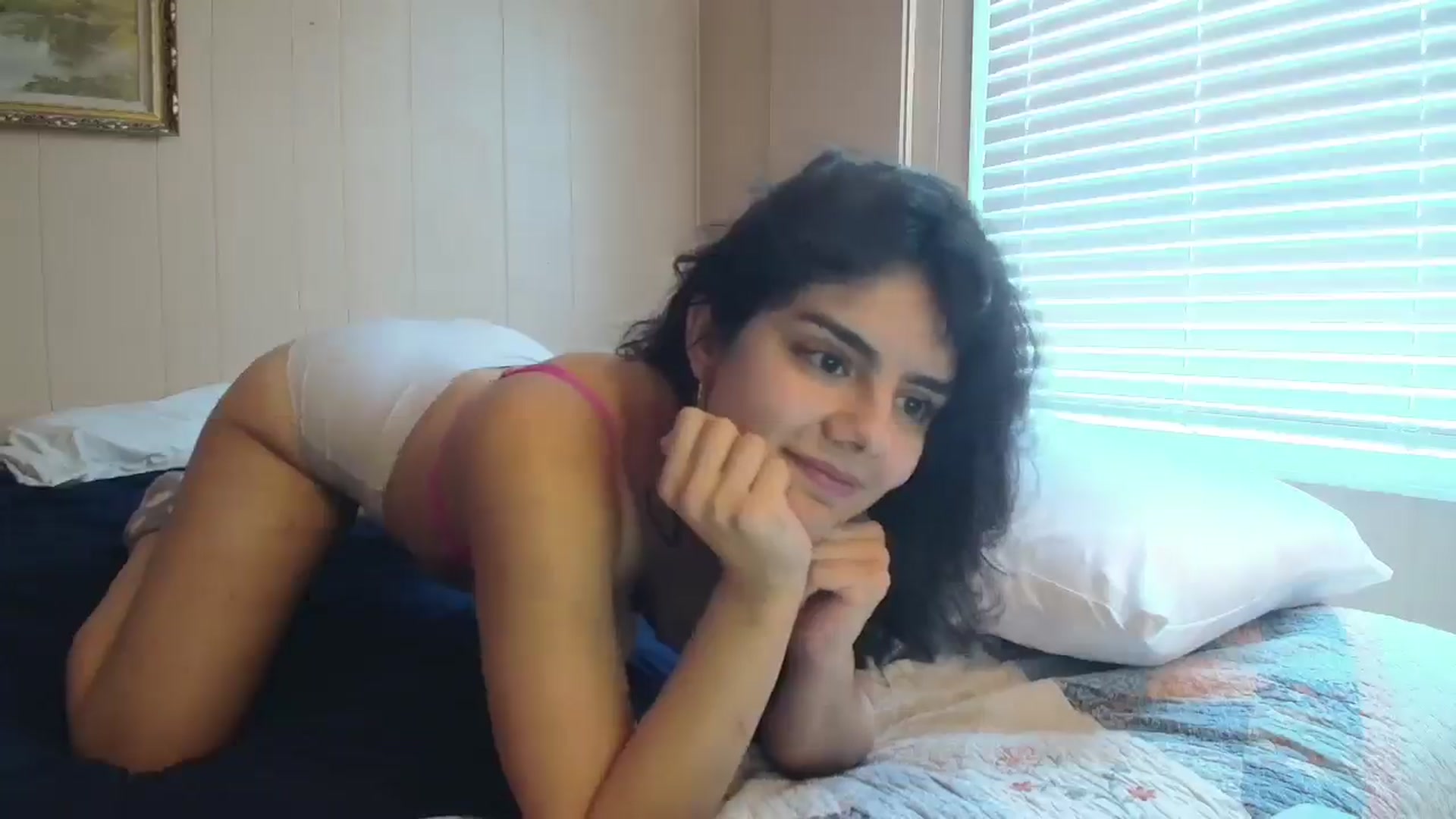 Gallery image thumbnail from laneyangelxx's myfreecams stream on, 12/28/2025, 19:07 image 12 of 20