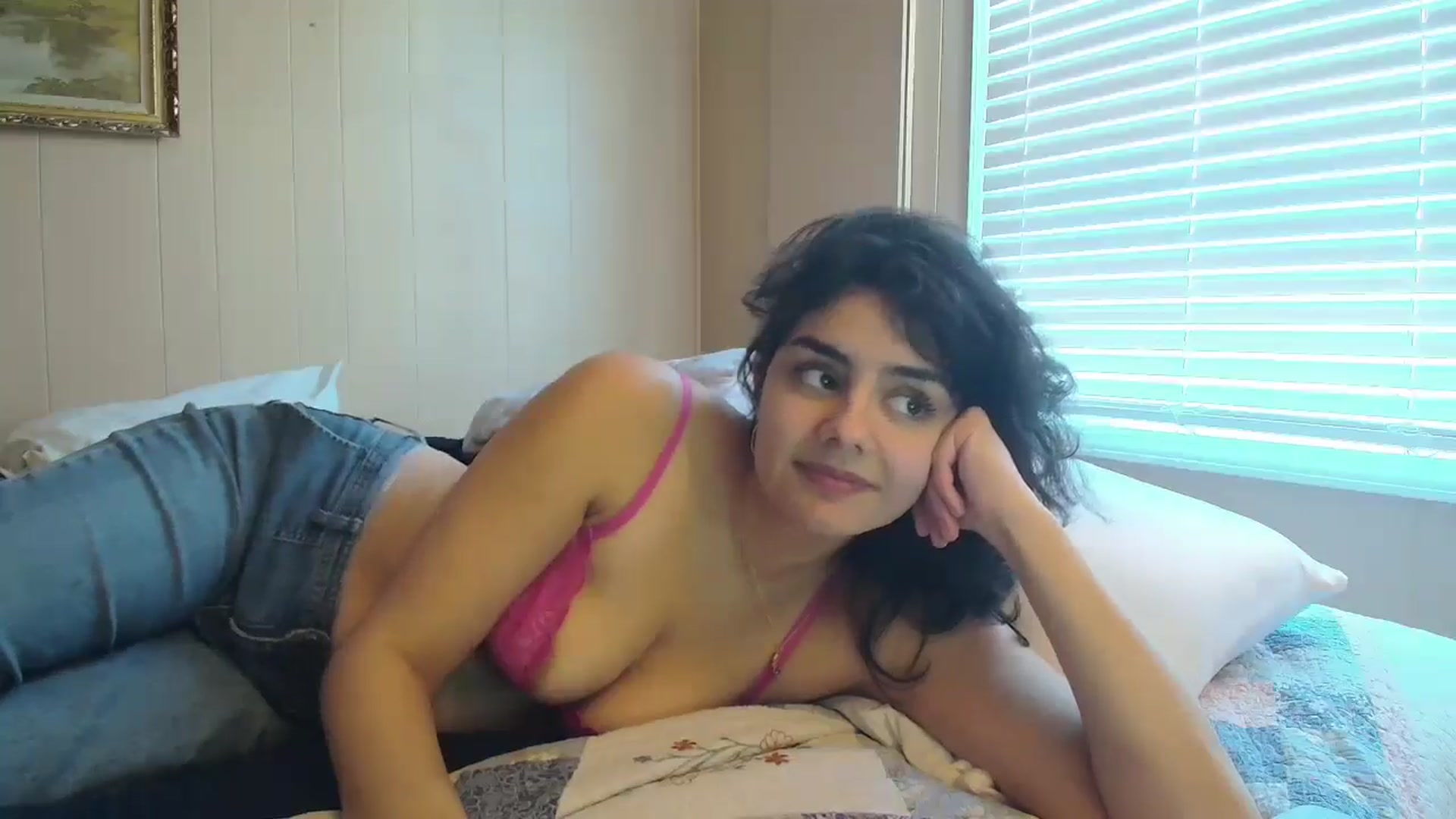 Gallery image thumbnail from laneyangelxx's myfreecams stream on, 12/28/2025, 19:07 image 3 of 20