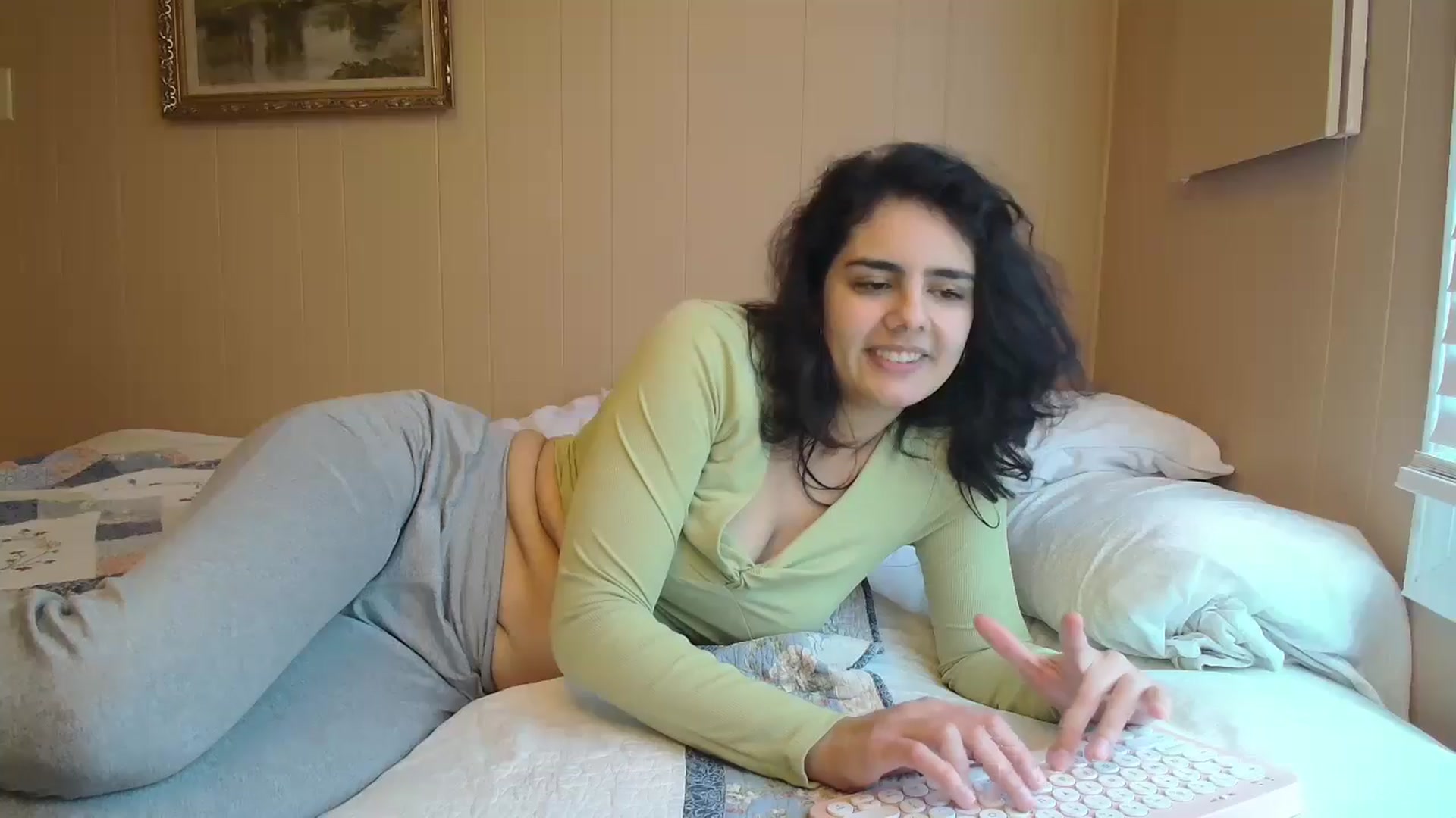 Gallery image thumbnail from laneyangelxx's myfreecams stream on, 01/10/2026, 17:42 image 20 of 20