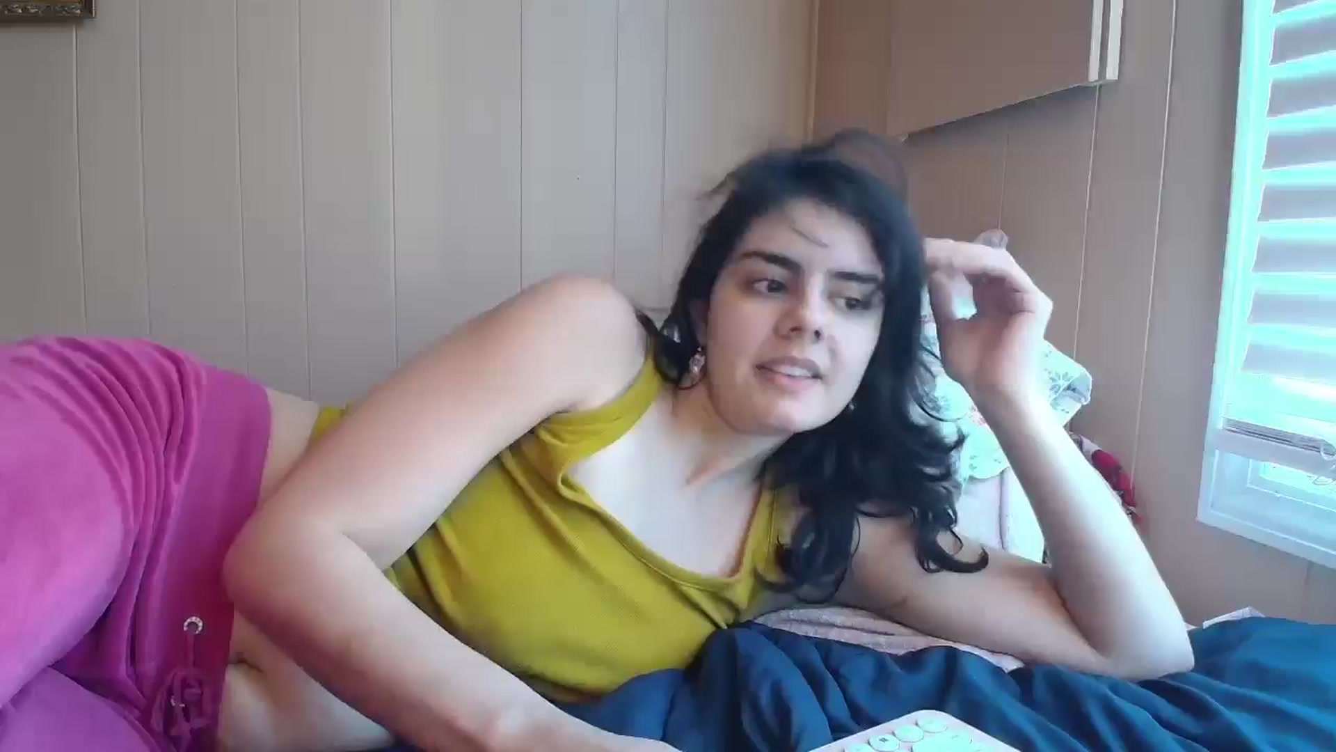 Gallery image thumbnail from laneyangelxx's myfreecams stream on, 01/12/2026, 16:19 image 2 of 20