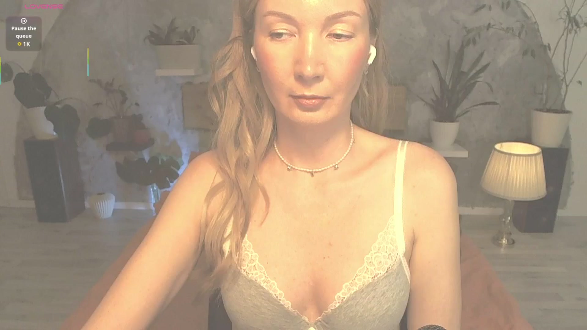 Gallery image thumbnail from lasss4's myfreecams stream on, 04/27/2025, 11:15 image 1 of 20