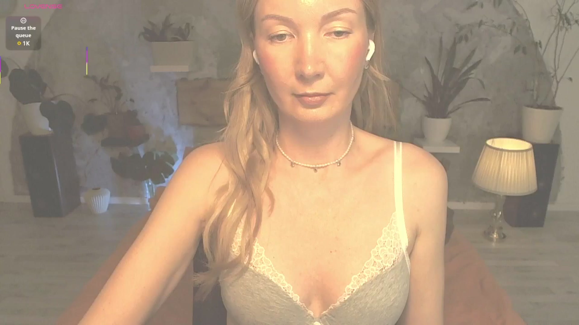 Gallery image thumbnail from lasss4's myfreecams stream on, 04/27/2025, 11:15 image 20 of 20