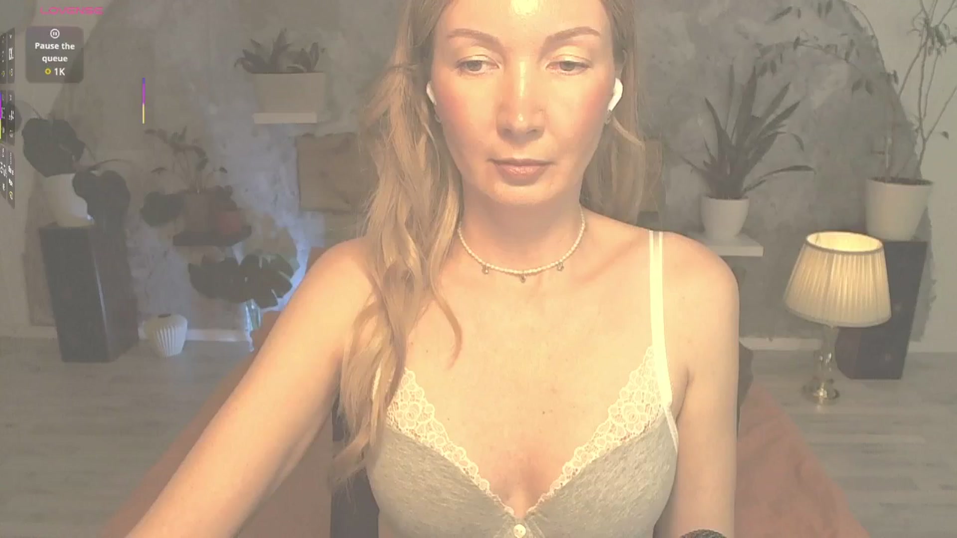 Gallery image thumbnail from lasss4's myfreecams stream on, 04/27/2025, 11:15 image 12 of 20