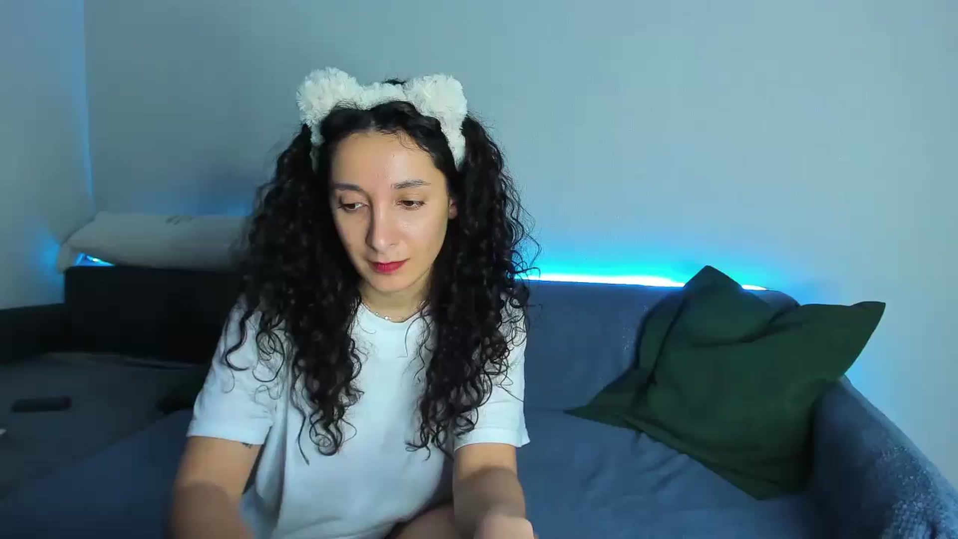 Gallery image thumbnail from latifameow's myfreecams stream on, 12/11/2025, 06:24 image 8 of 20