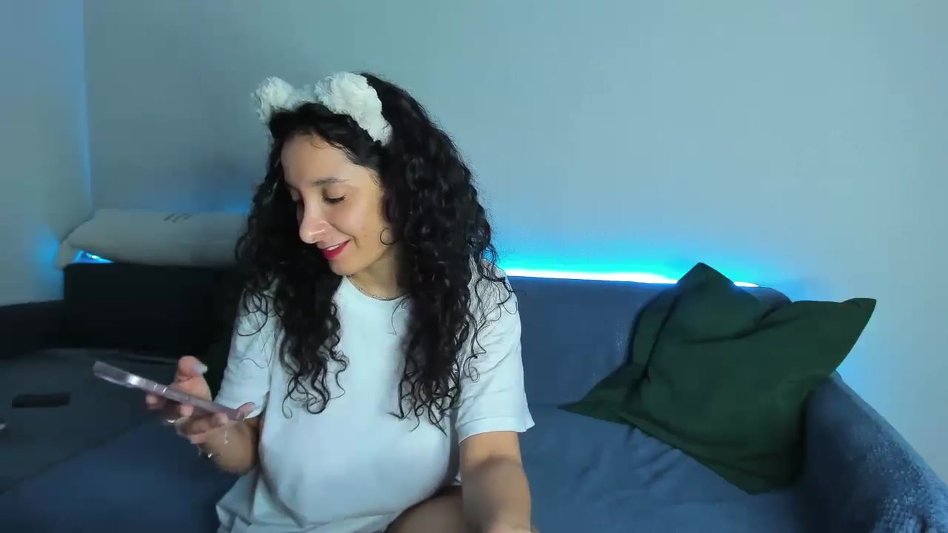 Gallery image thumbnail from latifameow's myfreecams stream on, 12/11/2025, 06:24 image 9 of 20
