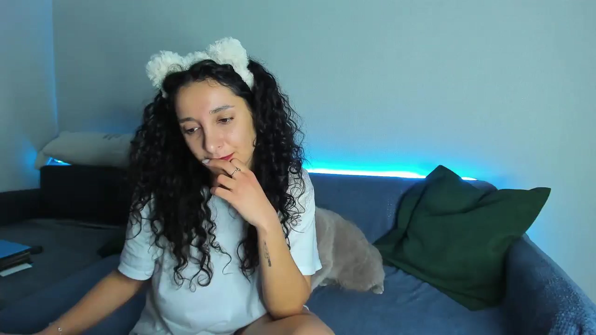 Gallery image thumbnail from latifameow's myfreecams stream on, 12/11/2025, 06:24 image 13 of 20
