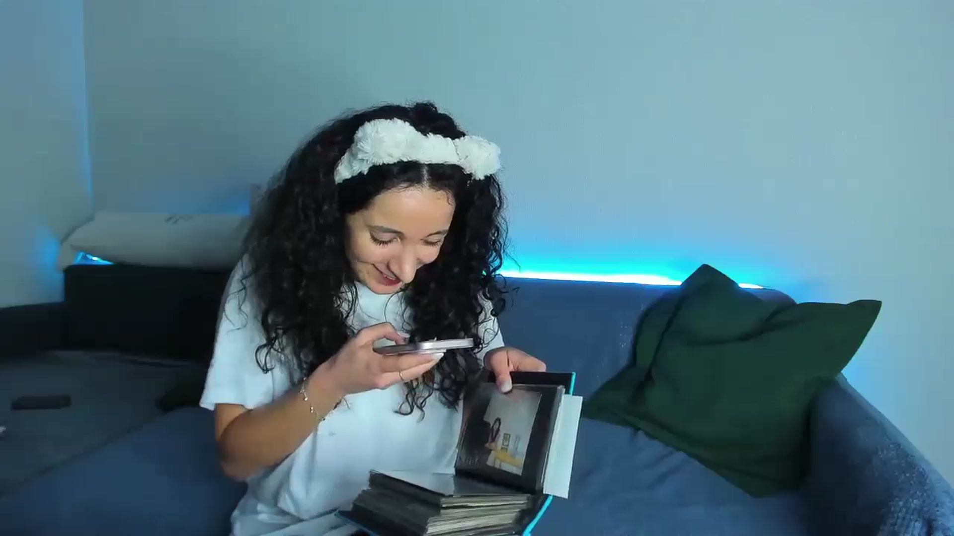 Gallery image thumbnail from latifameow's myfreecams stream on, 12/11/2025, 06:24 image 4 of 20