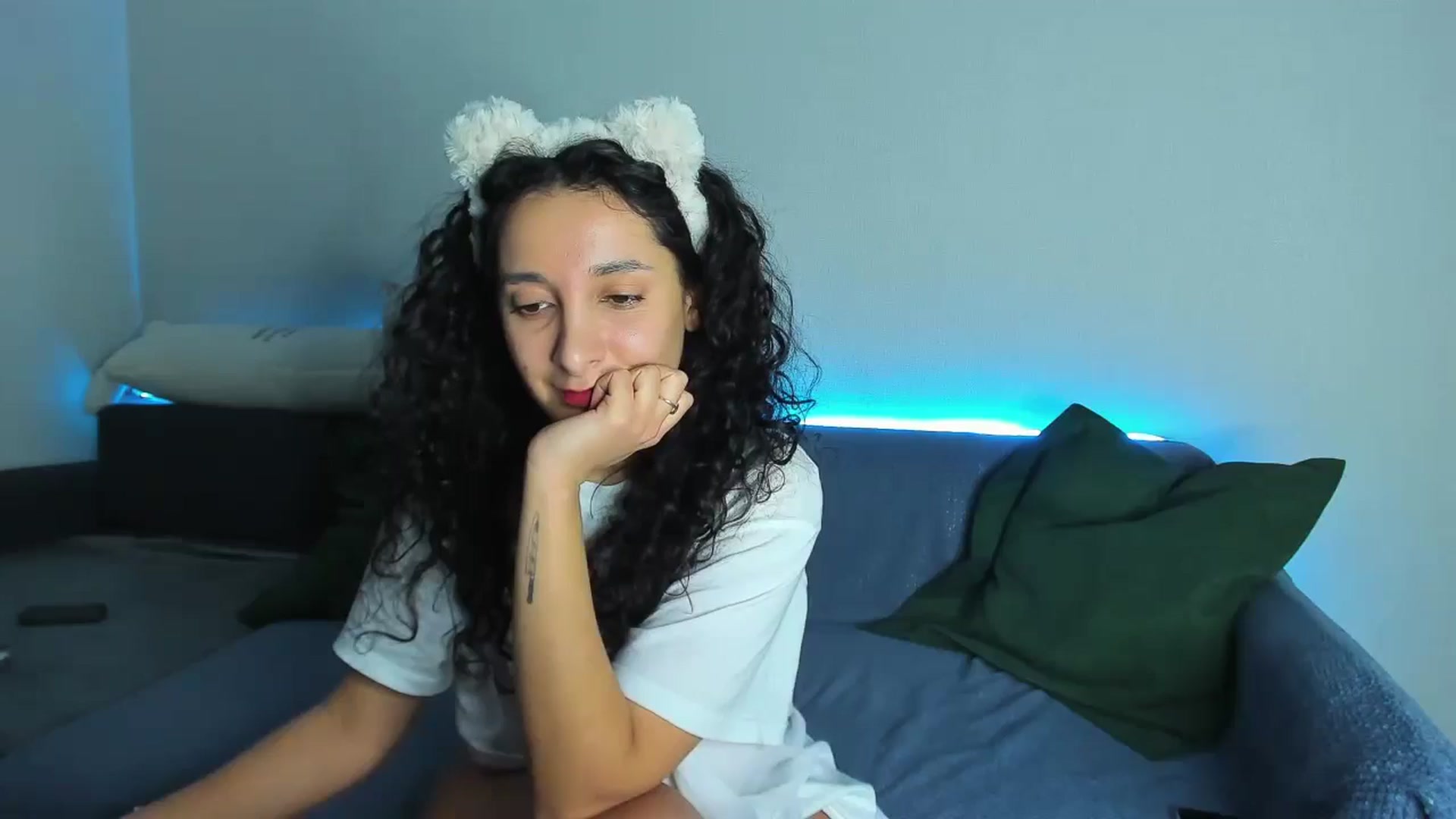 Gallery image thumbnail from latifameow's myfreecams stream on, 12/11/2025, 06:24 image 1 of 20