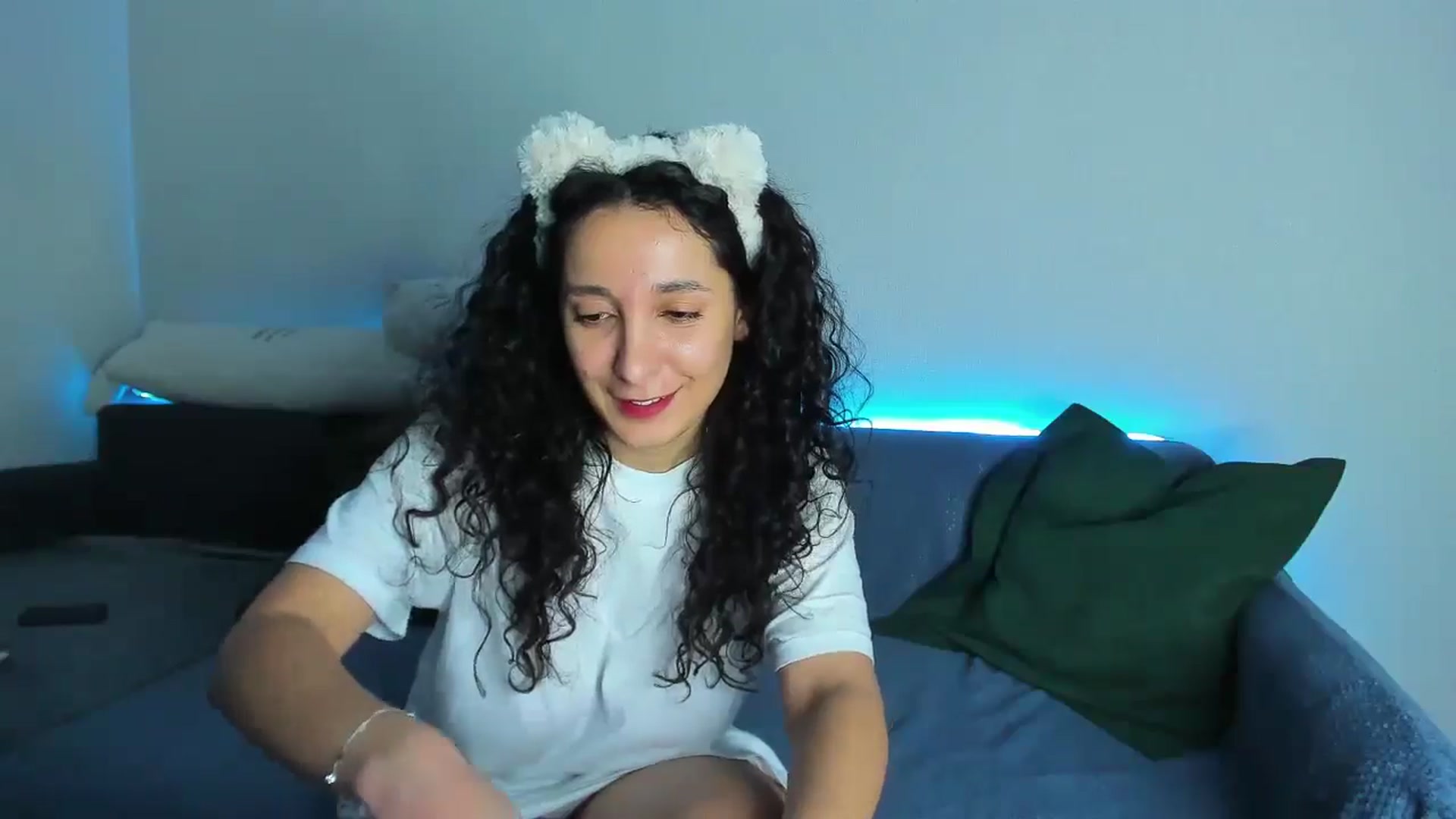 Gallery image thumbnail from latifameow's myfreecams stream on, 12/11/2025, 06:24 image 5 of 20