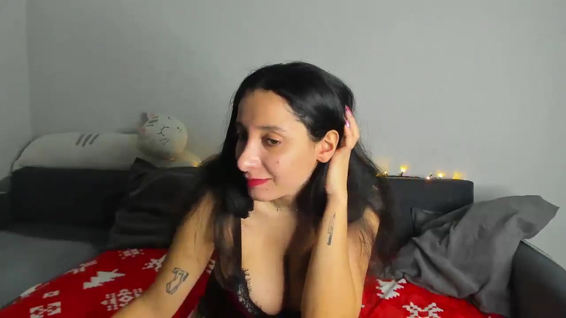 Gallery image thumbnail from latifameow's myfreecams stream on, 12/29/2025, 06:26 image 18 of 20