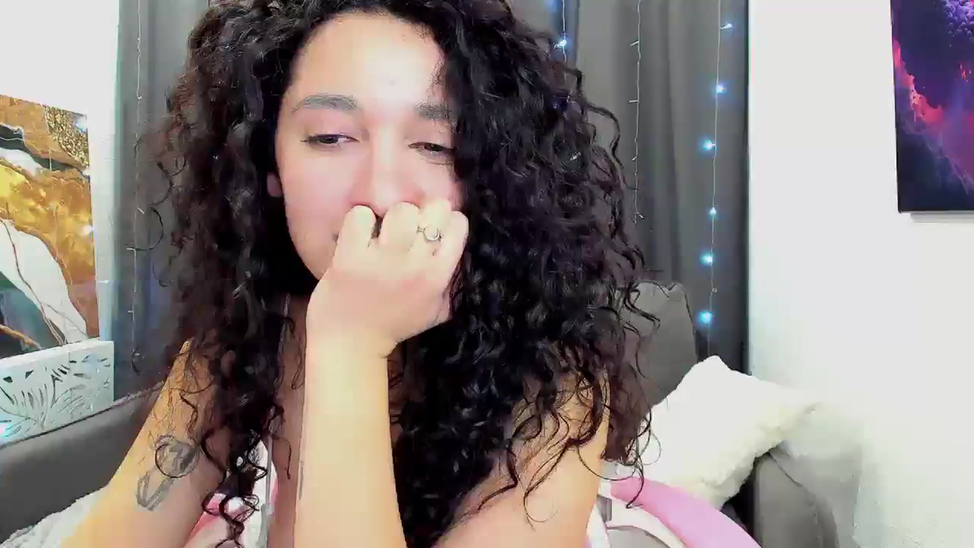 Gallery image thumbnail from latifameow's myfreecams stream on, 01/11/2026, 04:58 image 6 of 20