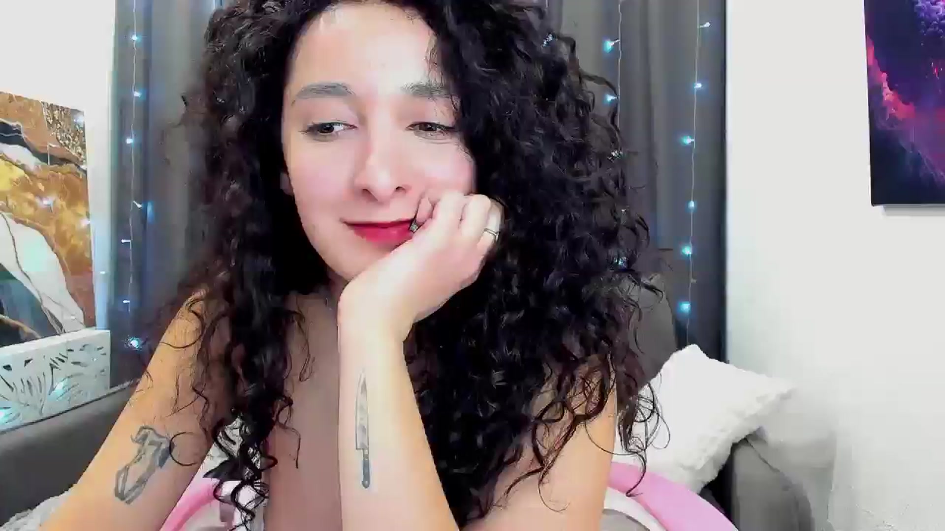 Gallery image thumbnail from latifameow's myfreecams stream on, 01/11/2026, 04:58 image 3 of 20