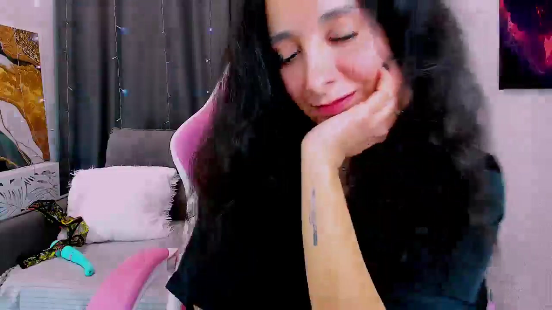 Gallery image thumbnail from latifameow's myfreecams stream on, 01/15/2026, 05:57 image 20 of 20