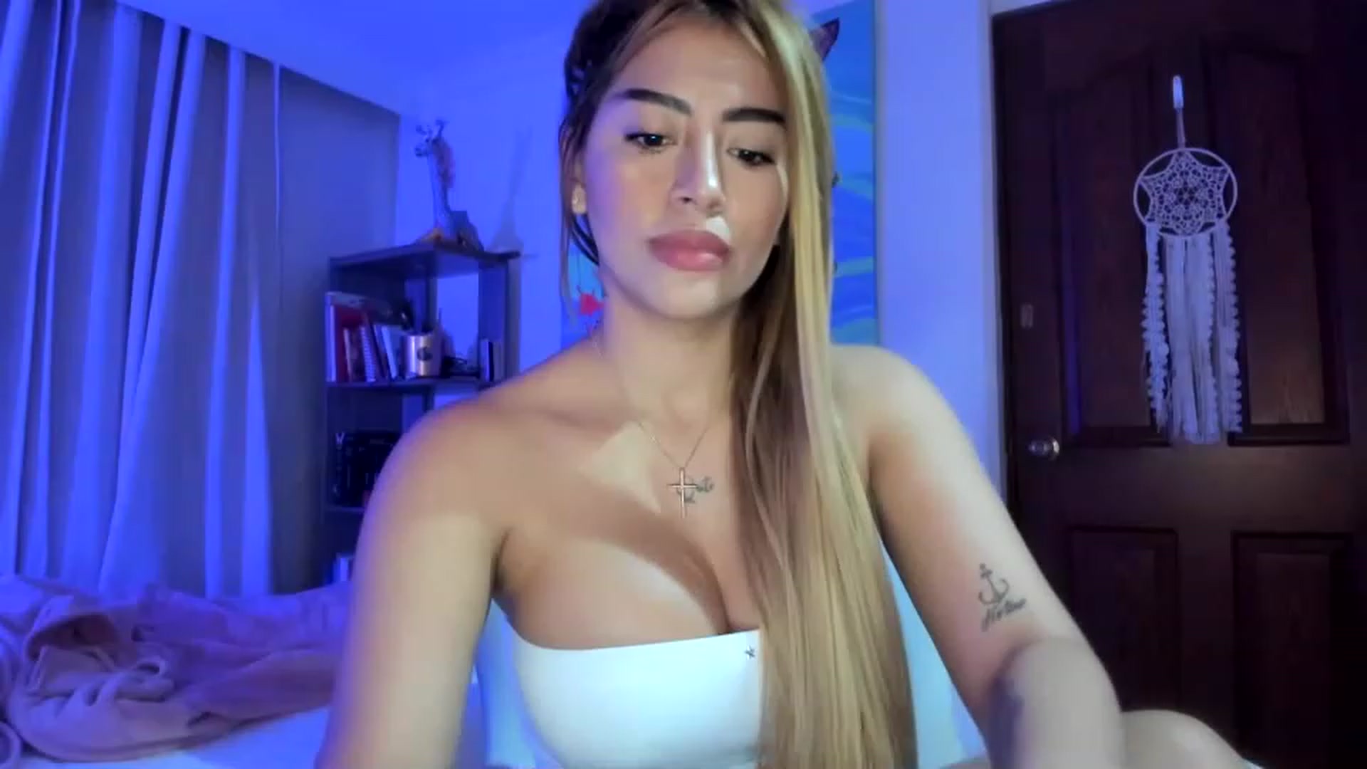 Gallery image thumbnail from latina_violet's myfreecams stream on, 11/15/2022, 07:58 image 10 of 20
