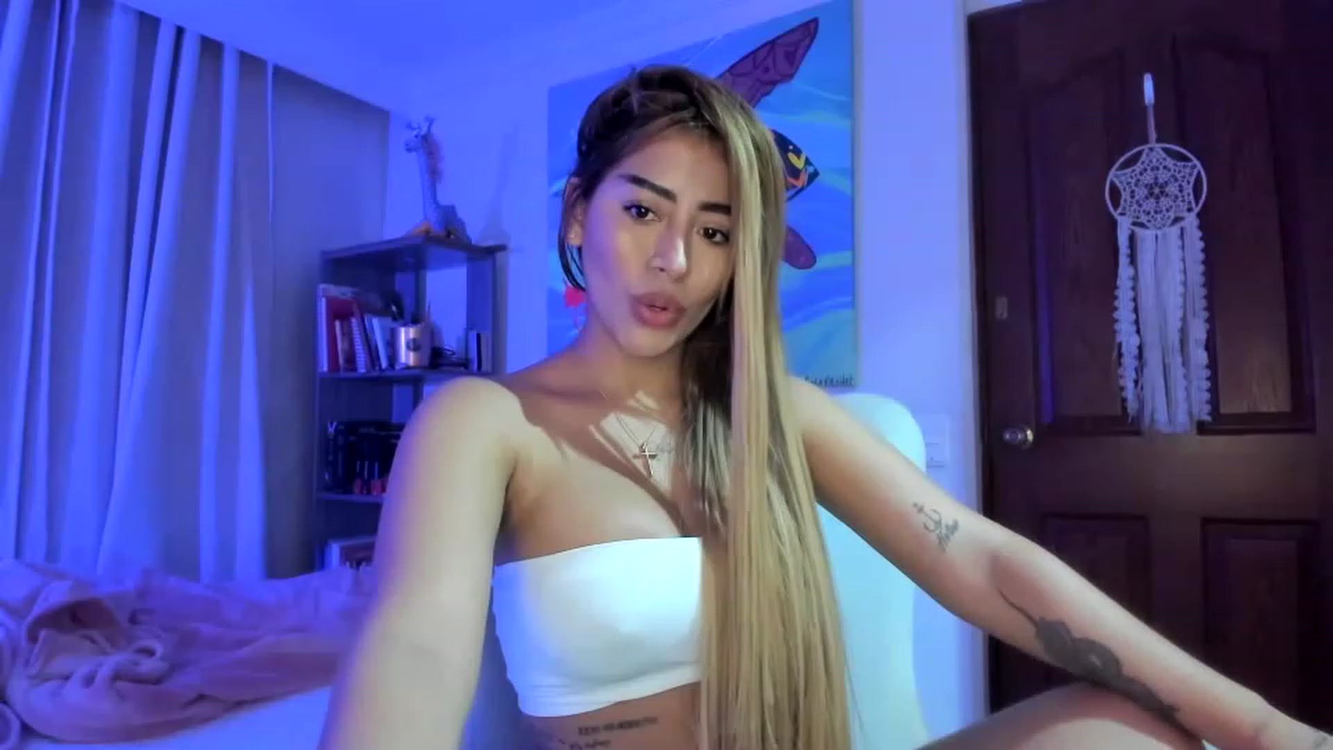 Gallery image thumbnail from latina_violet's myfreecams stream on, 11/15/2022, 07:58 image 1 of 20