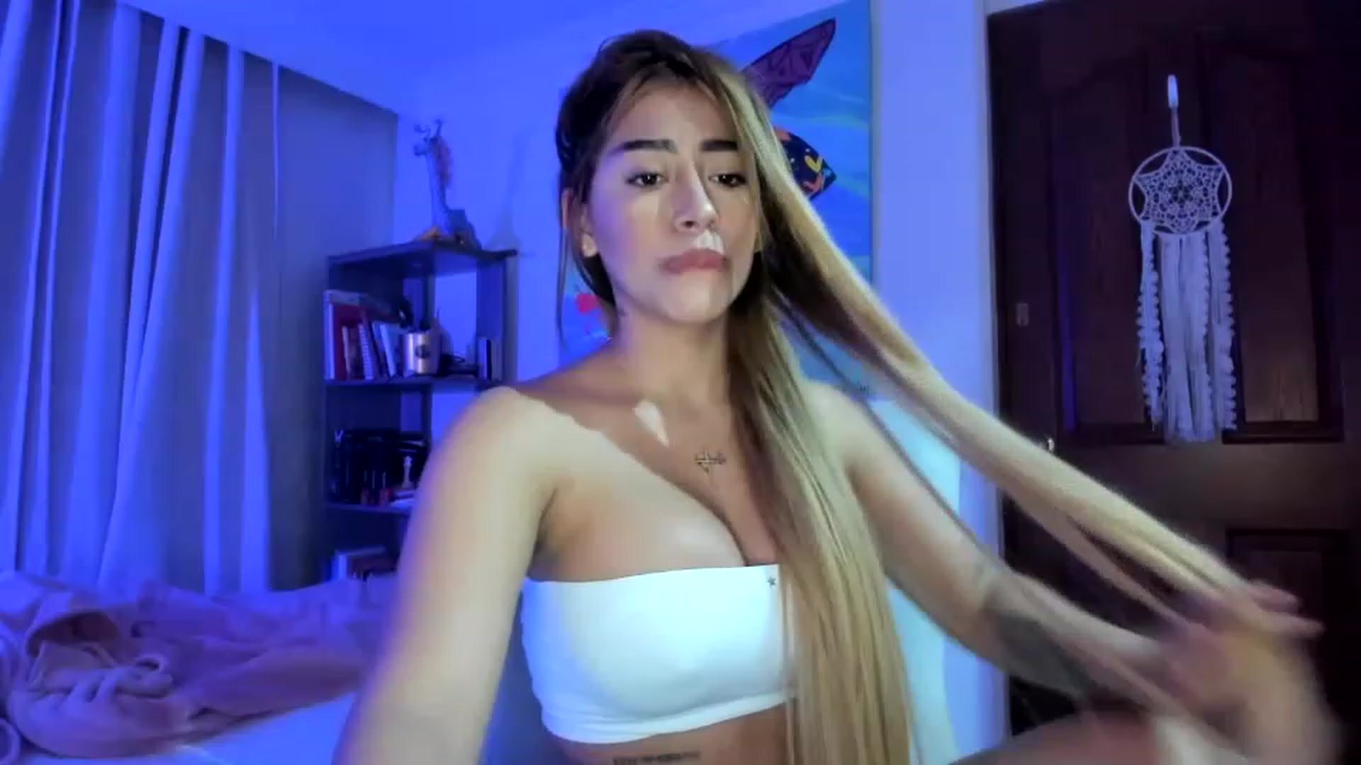 Gallery image thumbnail from latina_violet's myfreecams stream on, 11/15/2022, 07:58 image 11 of 20