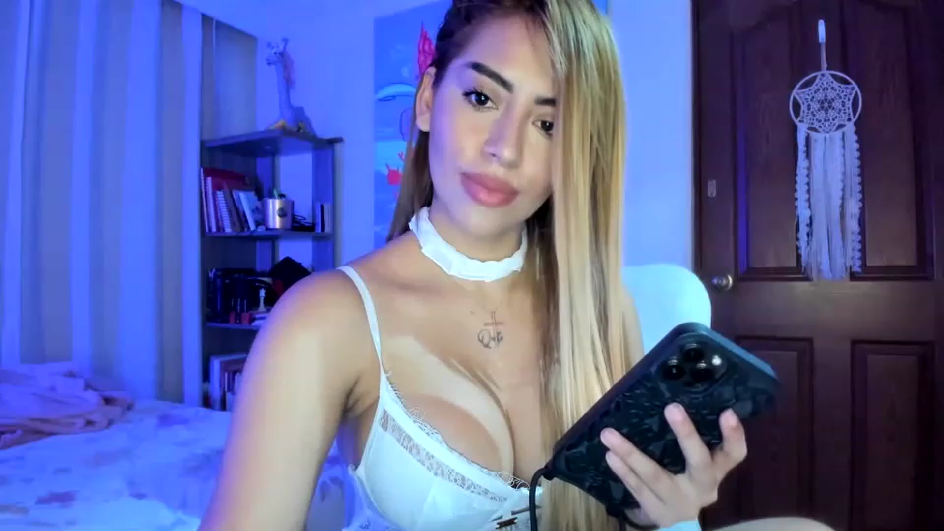 Gallery image thumbnail from latina_violet's myfreecams stream on, 11/27/2022, 08:40 image 4 of 20