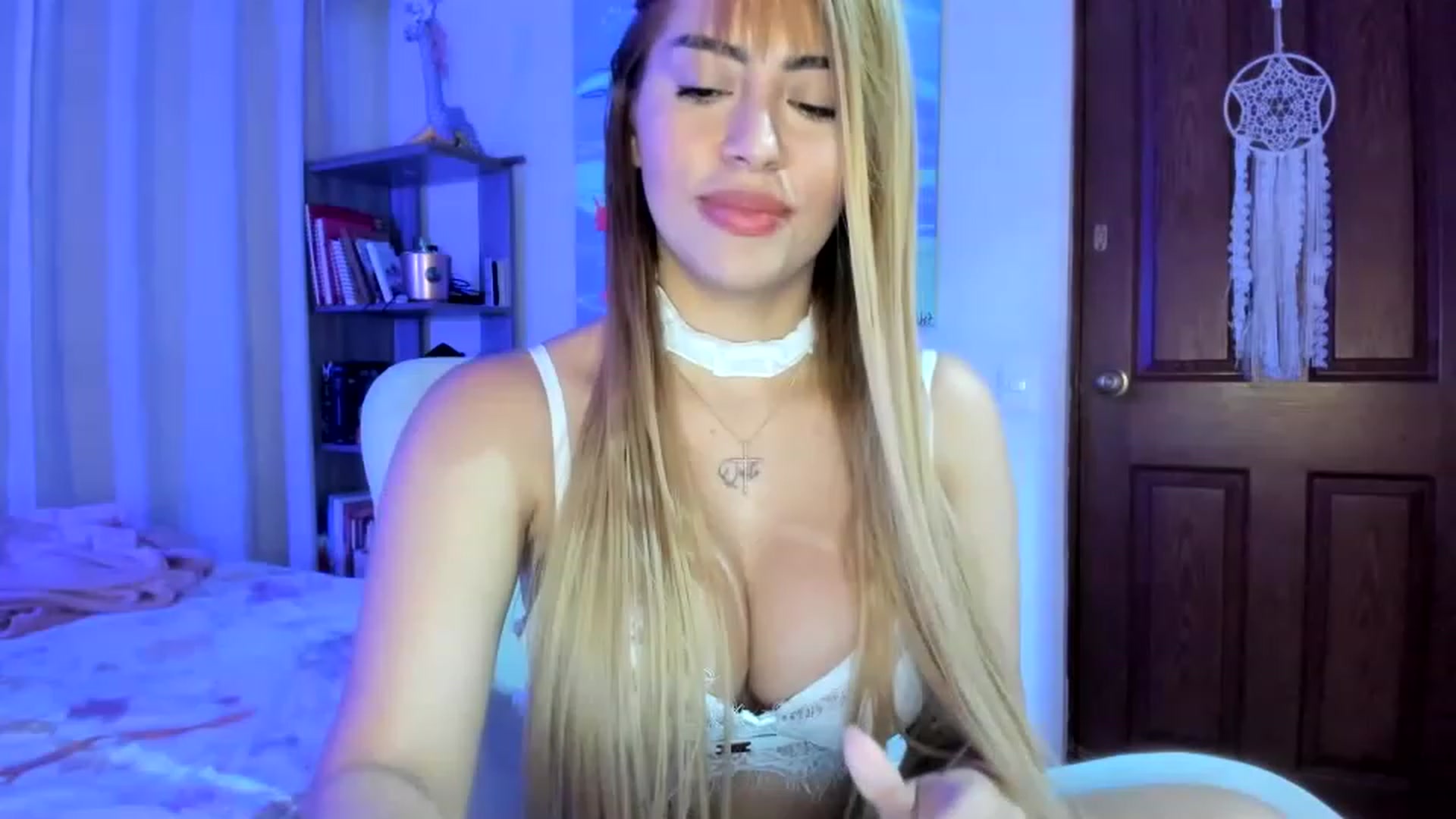 Gallery image thumbnail from latina_violet's myfreecams stream on, 11/27/2022, 10:54 image 5 of 20