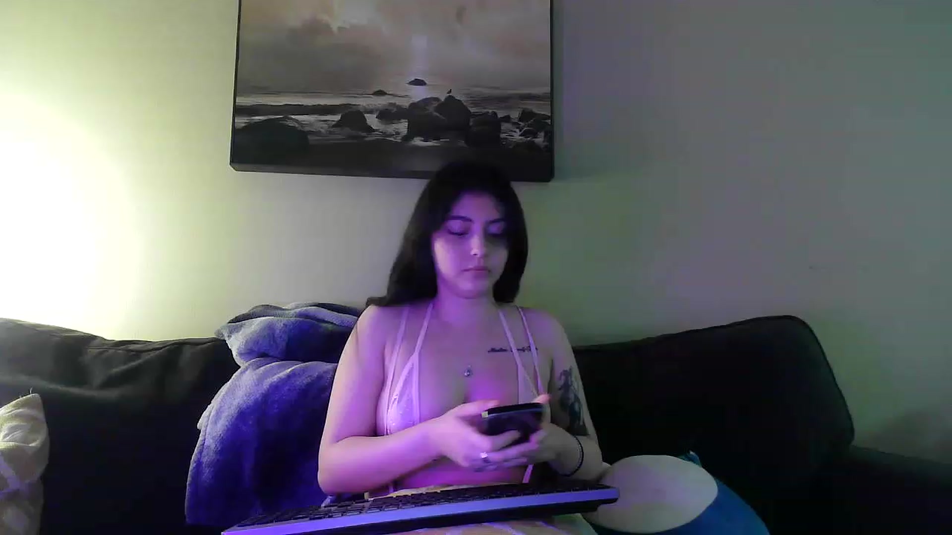Gallery image thumbnail from latinaxlondon's myfreecams stream on, 03/05/2023, 04:37 image 14 of 20