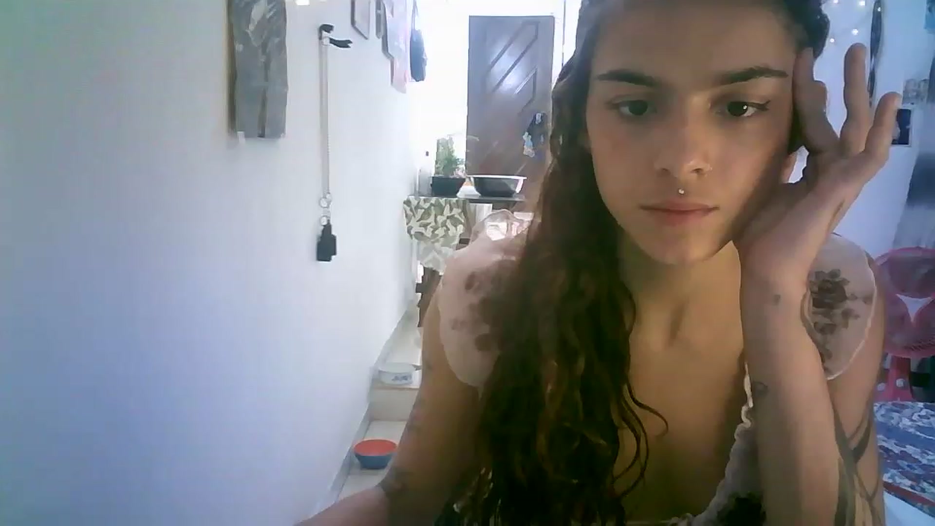 Gallery image thumbnail from lauraflor's myfreecams stream on, 04/16/2023, 16:52 image 1 of 20