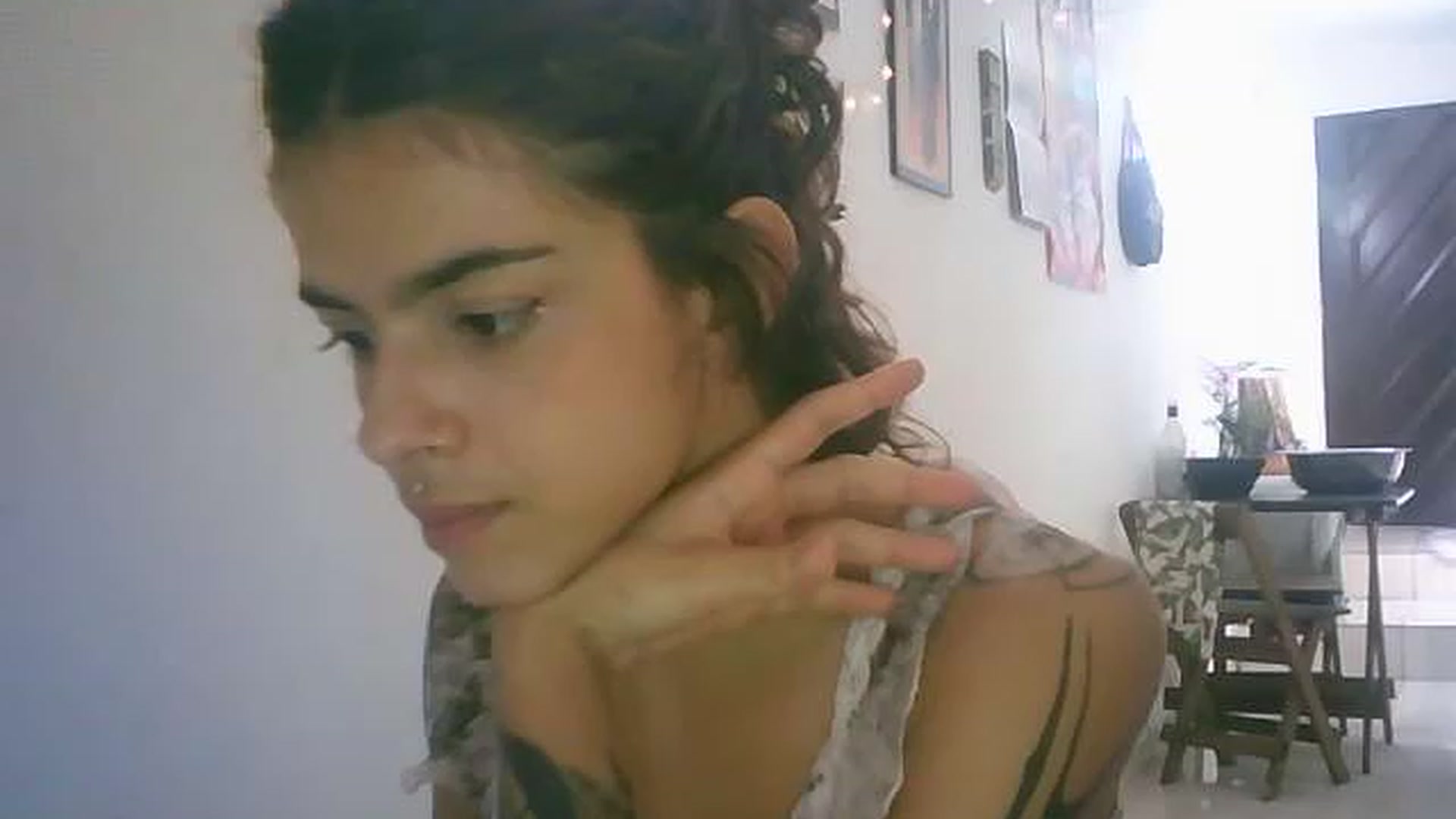 Gallery image thumbnail from lauraflor's myfreecams stream on, 04/16/2023, 17:52 image 11 of 20